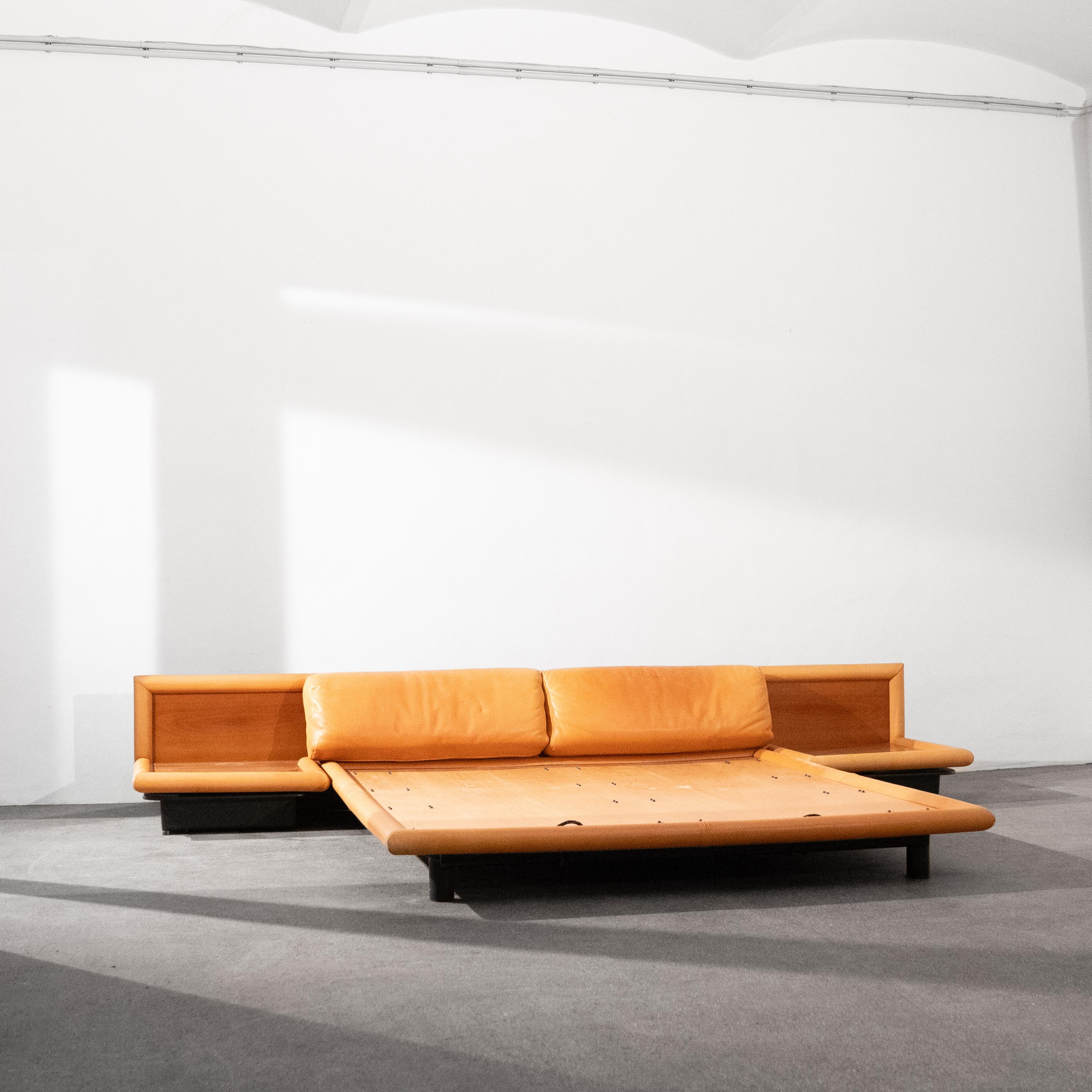 This rare bed called 'Morna' reflects the characteristic design style of the duo and the transition to the modern bedroom in the seventies. The bed has a clean design, which is emphasized by the brown leather border that runs along the bed frame.