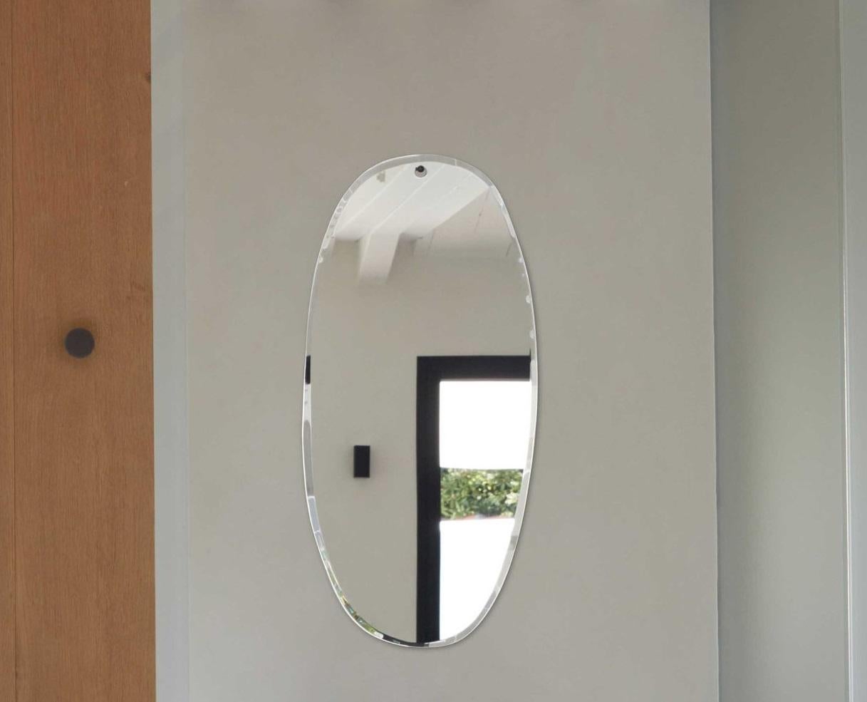Specchio Morning Bevelled 12 di M Nuance
Un pezzo unico.
Dimensioni: Ø 45 x H. 95 cm. 
Materiali: Specchi ecologici di alta qualità (100% vetro).

Il marchio 