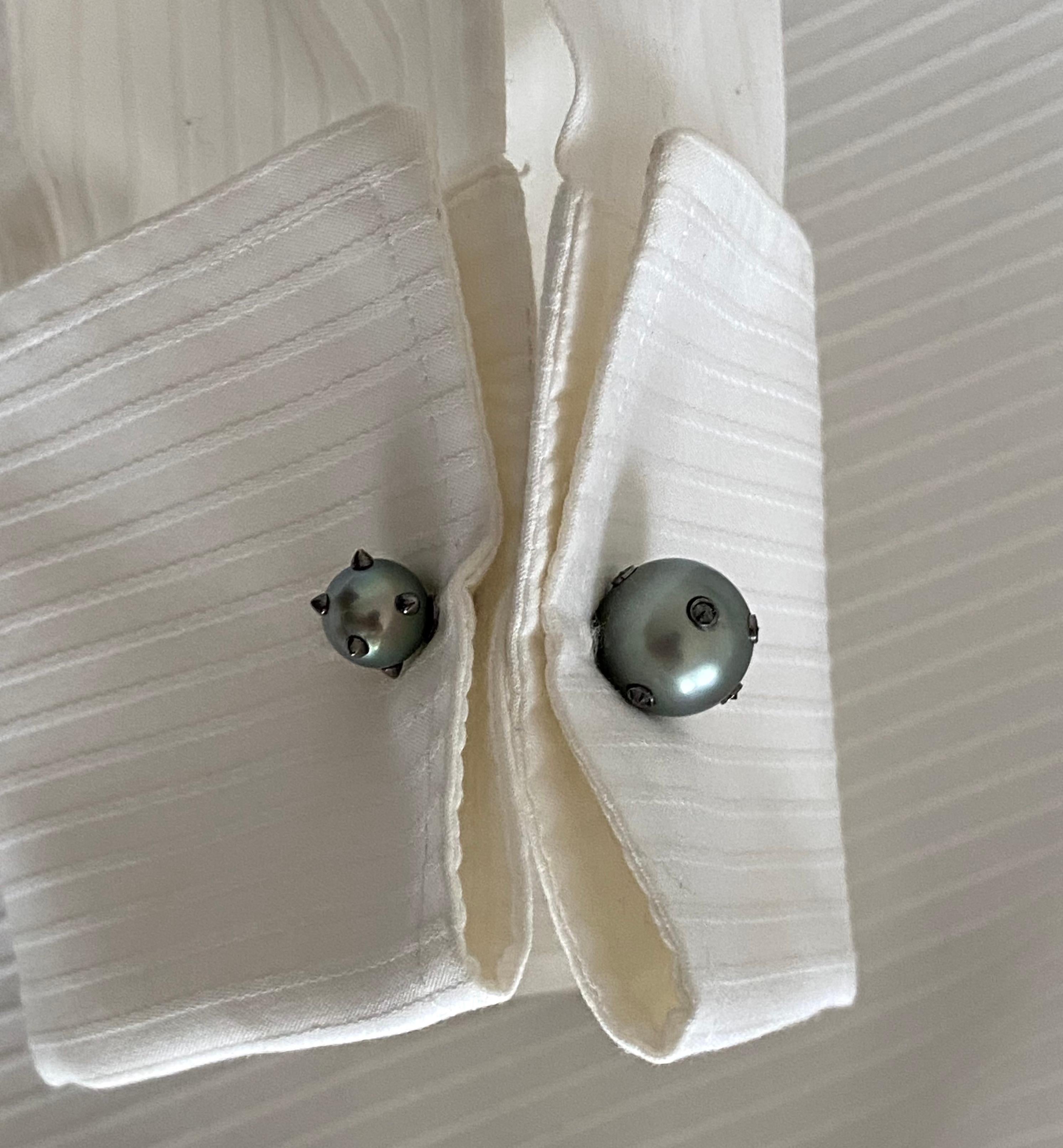 Round Cut Morning Star Cufflinks Tahitian Pearl Black Diamonds 18Kt Gold Made in Italy  For Sale