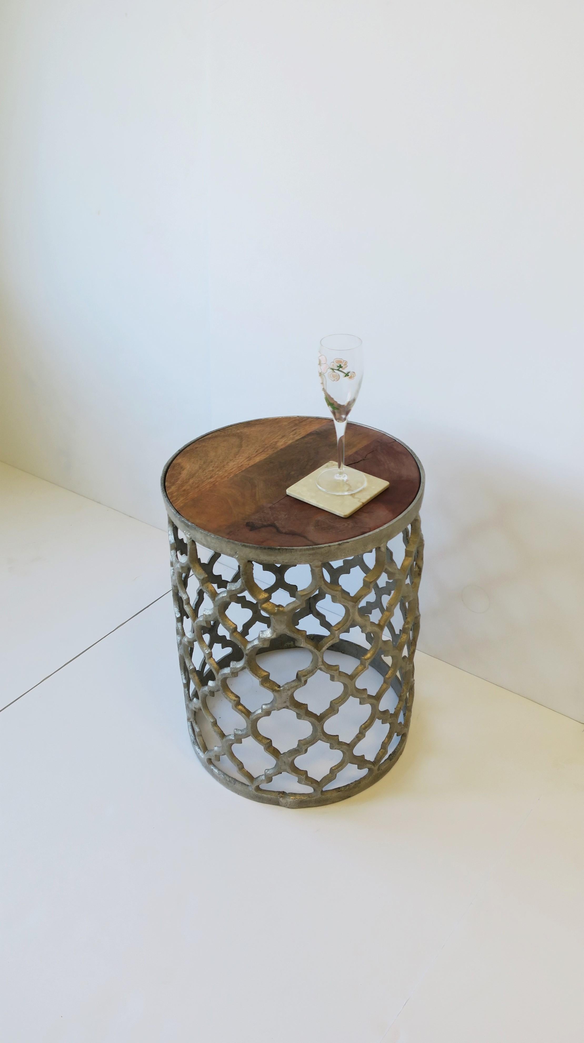 Table d'appoint marocaine à boissons de style mauresque avec plateau en bois en vente 6