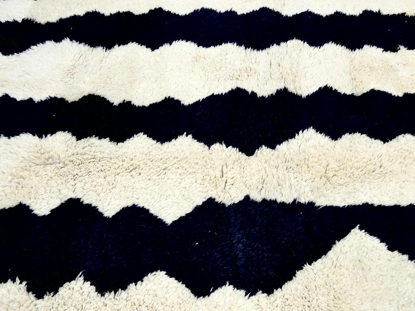 Moroccan Abstract Beni Mrirt Rug 8'3 x 11' In New Condition For Sale In Los Angeles, CA