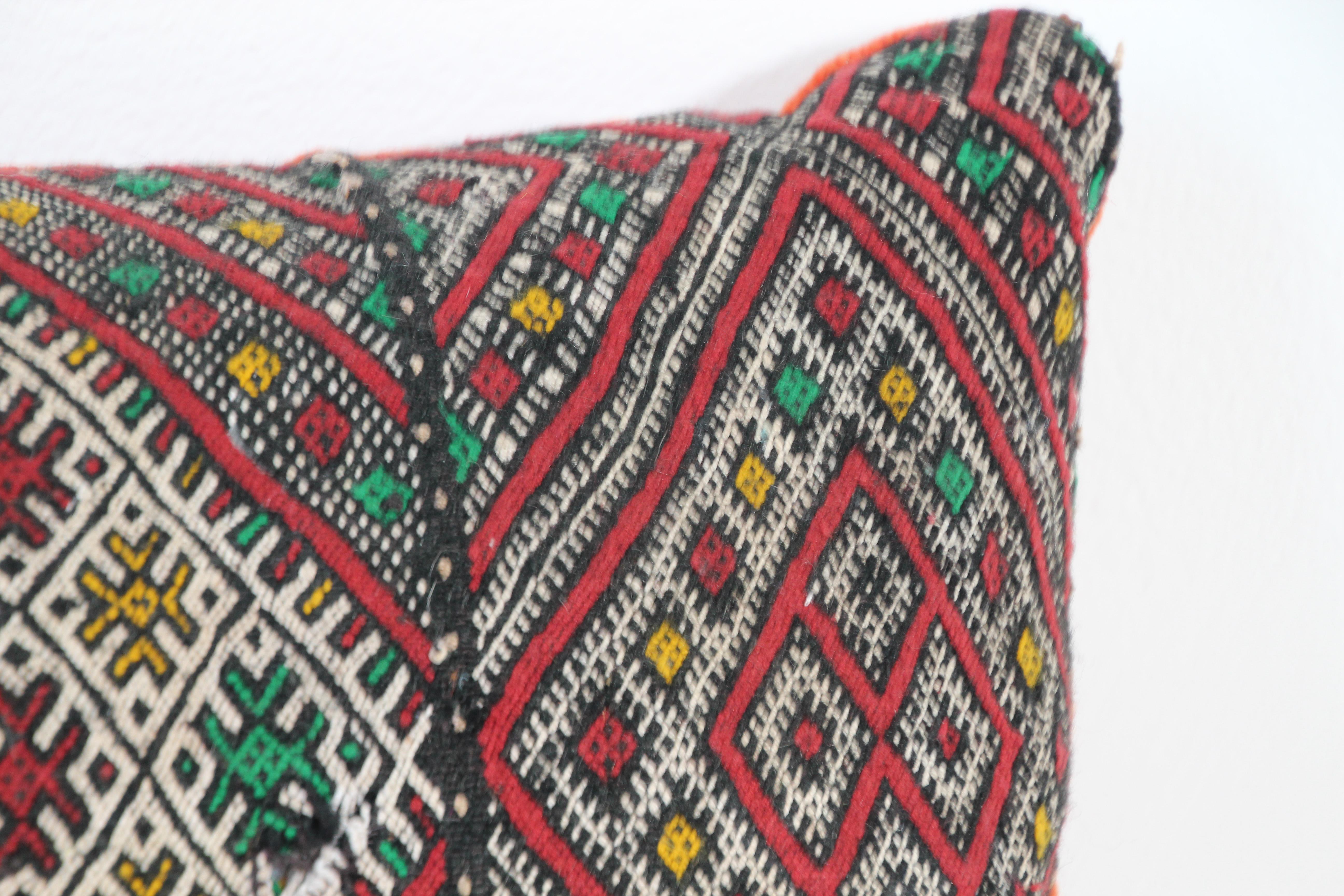 Vegetable Dyed Moroccan African Tribal Throw Kilim Pillow For Sale