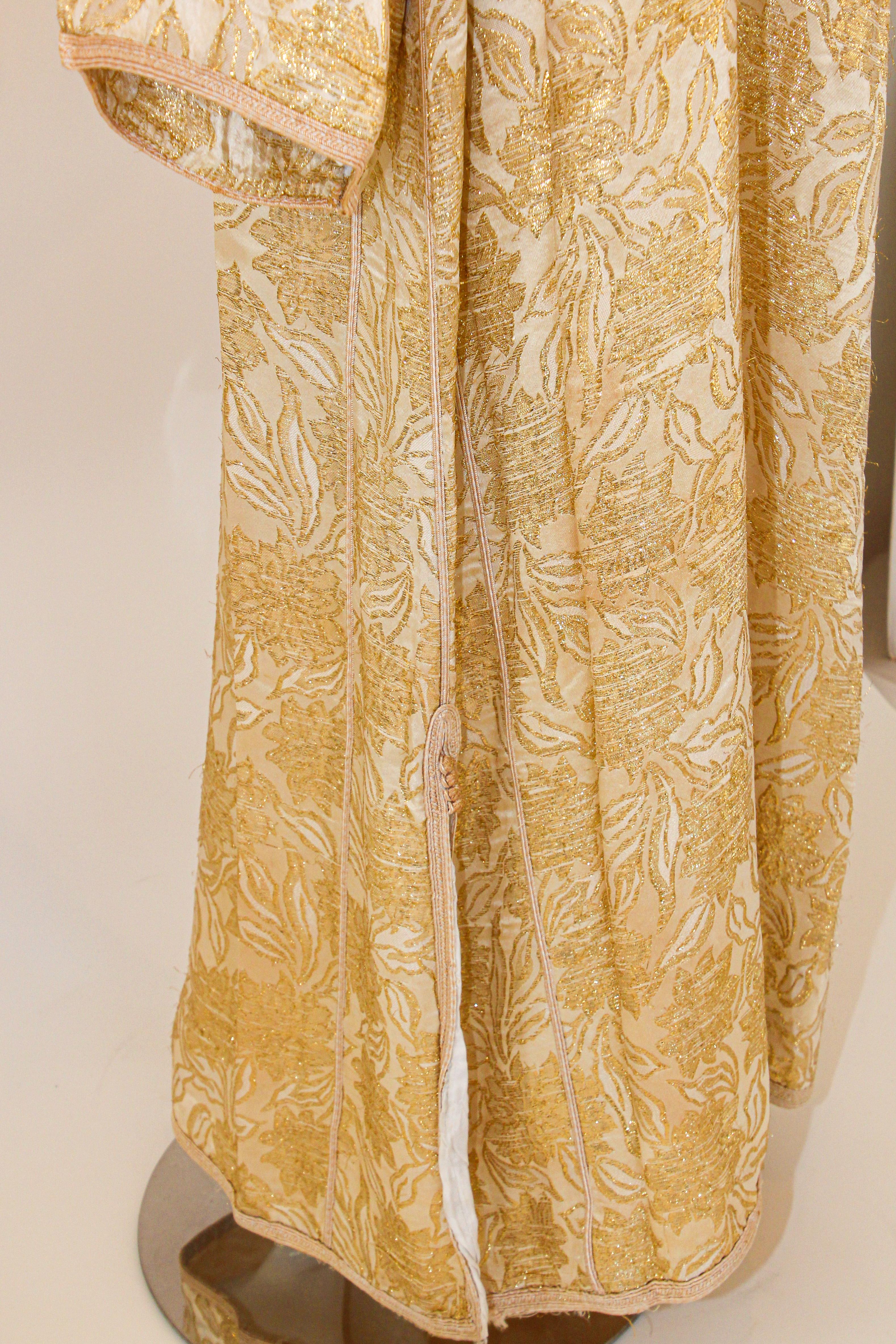 1940s Caftán Marroquí Antiguo Damasco Oro Bordado Caftán Maxi Vestido en venta 13