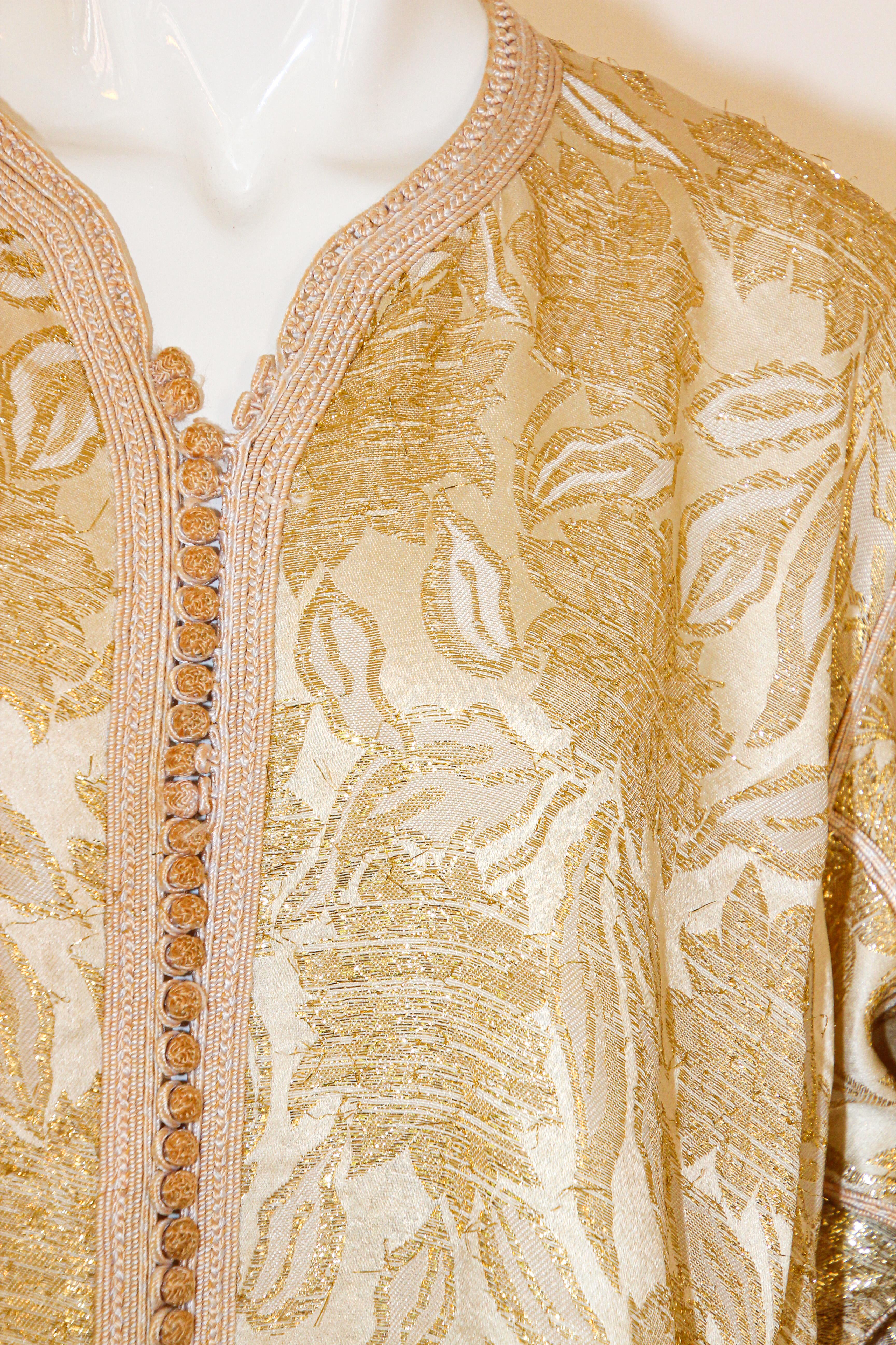 Robe longue caftan marocaine ancienne brodée de damas doré, années 1940 en vente 5
