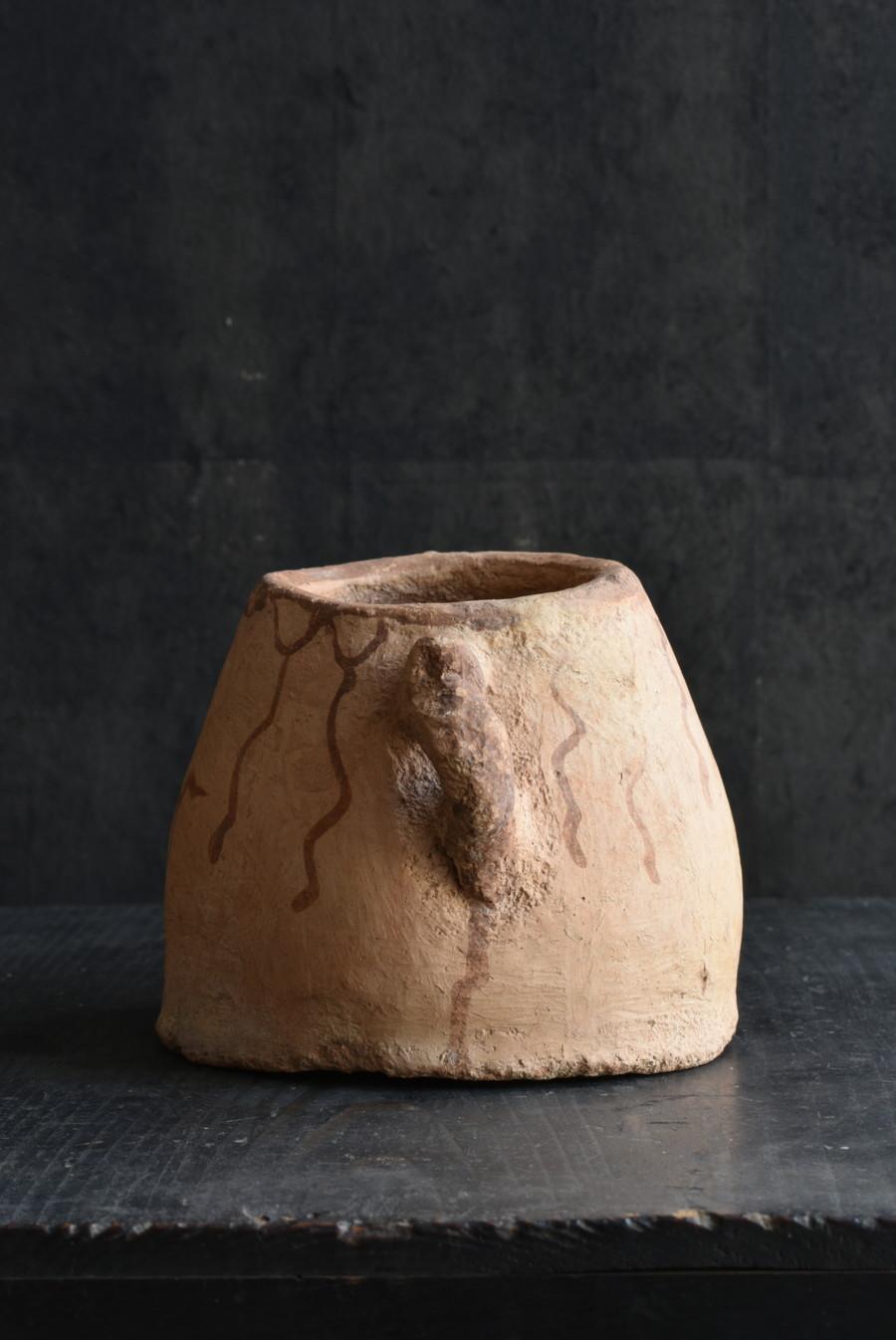 Pequeña jarra de cerámica antigua marroquí/Antes del siglo XIX/La loza excavada Marroquí en venta