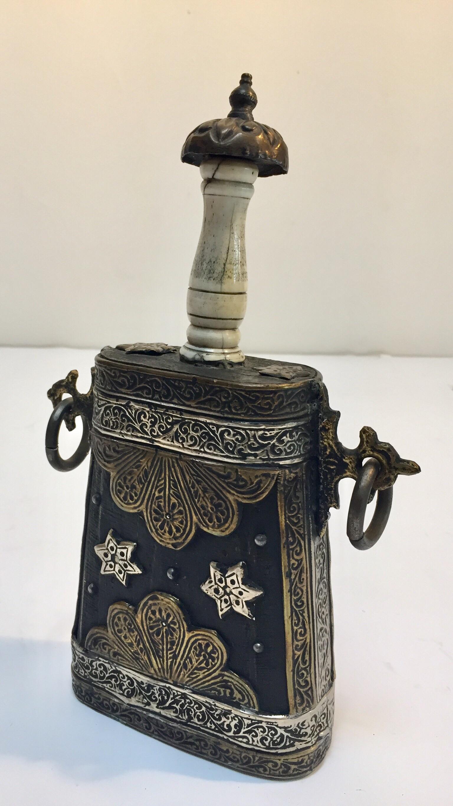Moroccan Antique Berber Case Flask Hand-carved For Sale 5