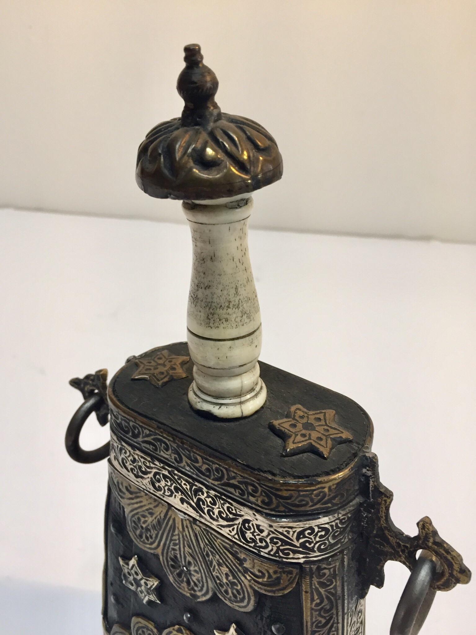 Moroccan Antique Berber Case Flask Hand-carved For Sale 7