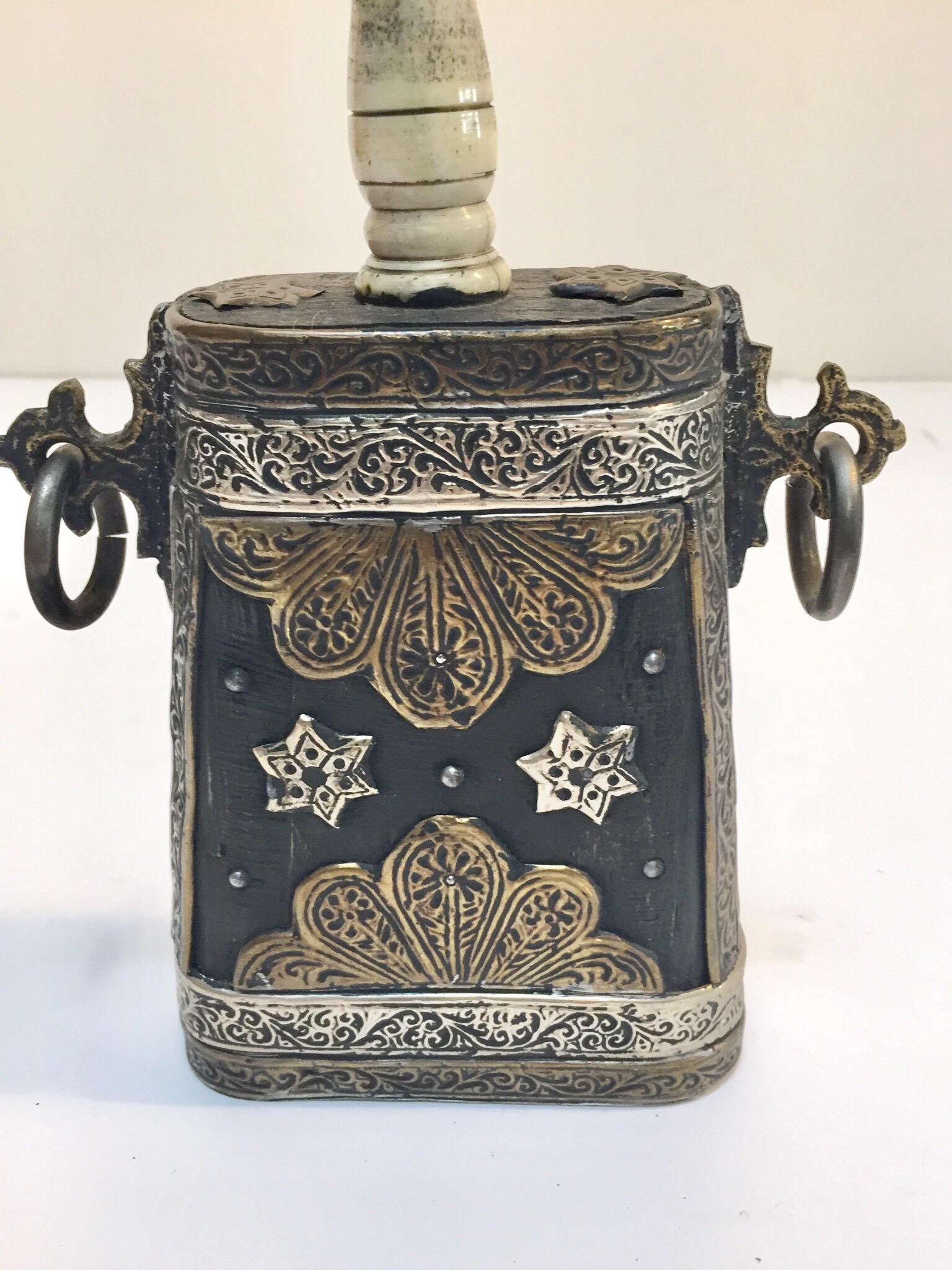 Moroccan Antique Berber Case Flask Hand-carved For Sale 10