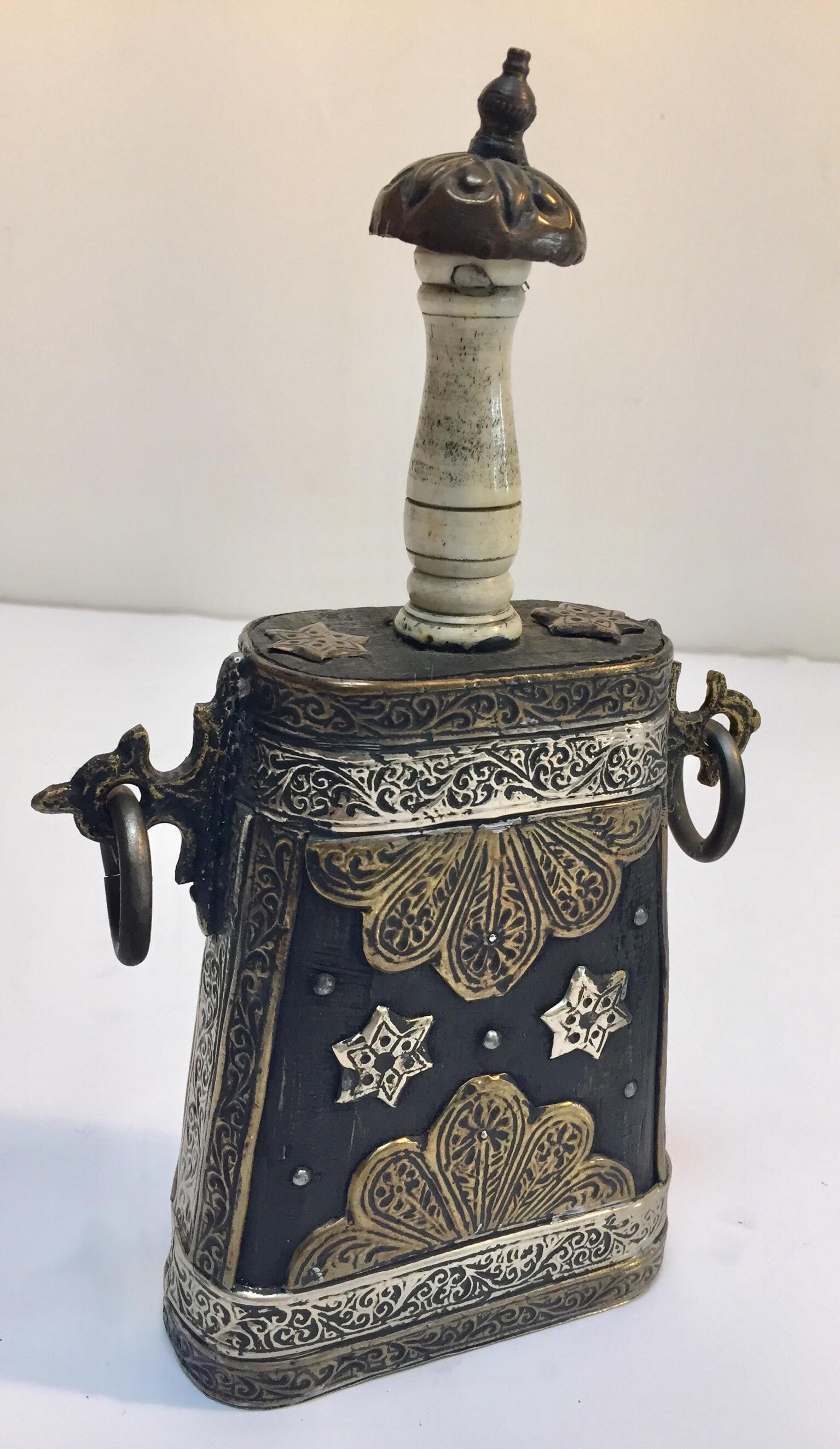 Moroccan Antique Berber Case Flask Hand-carved For Sale 11