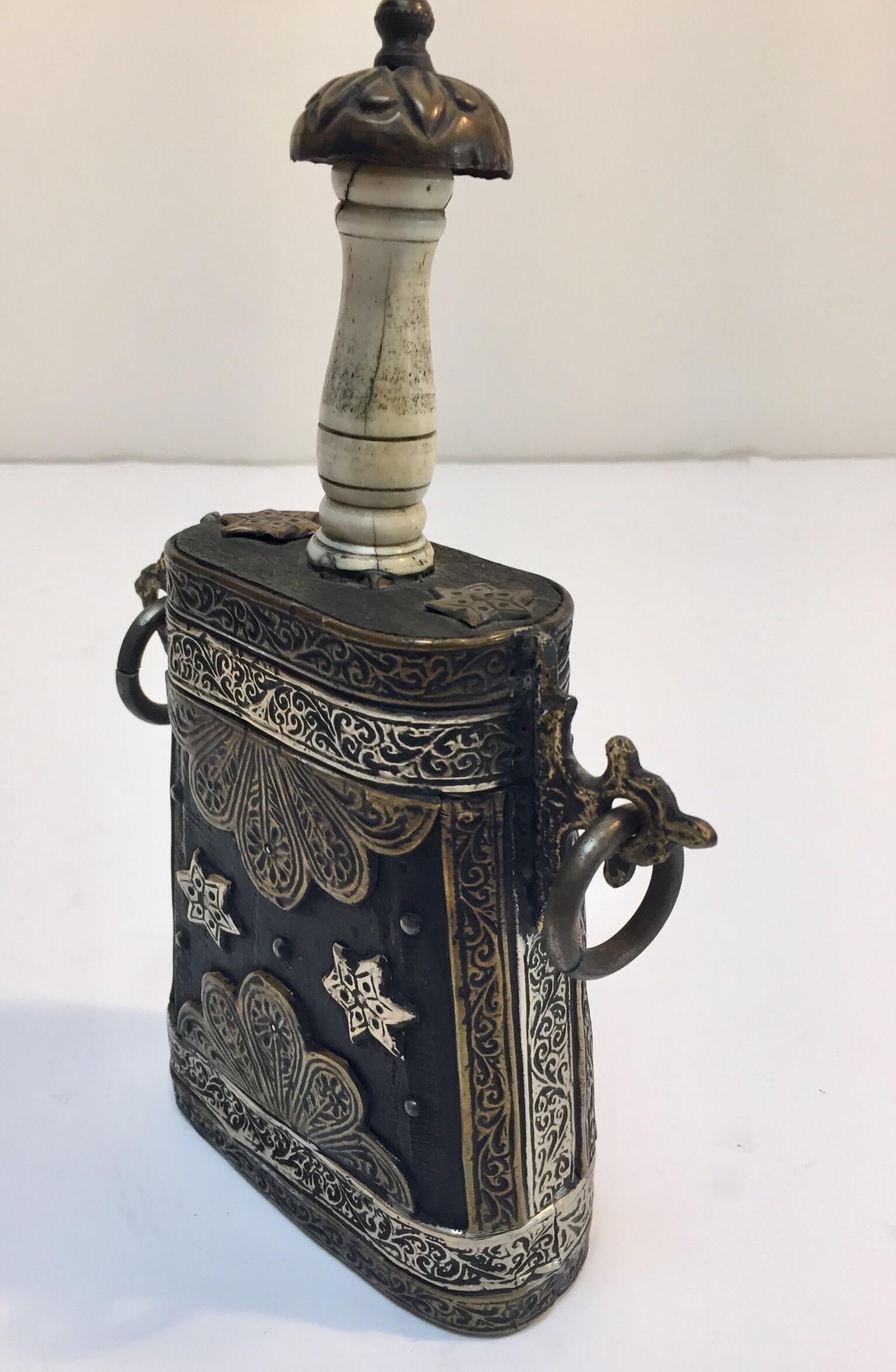 Moroccan Antique Berber Case Flask Hand-carved For Sale 2