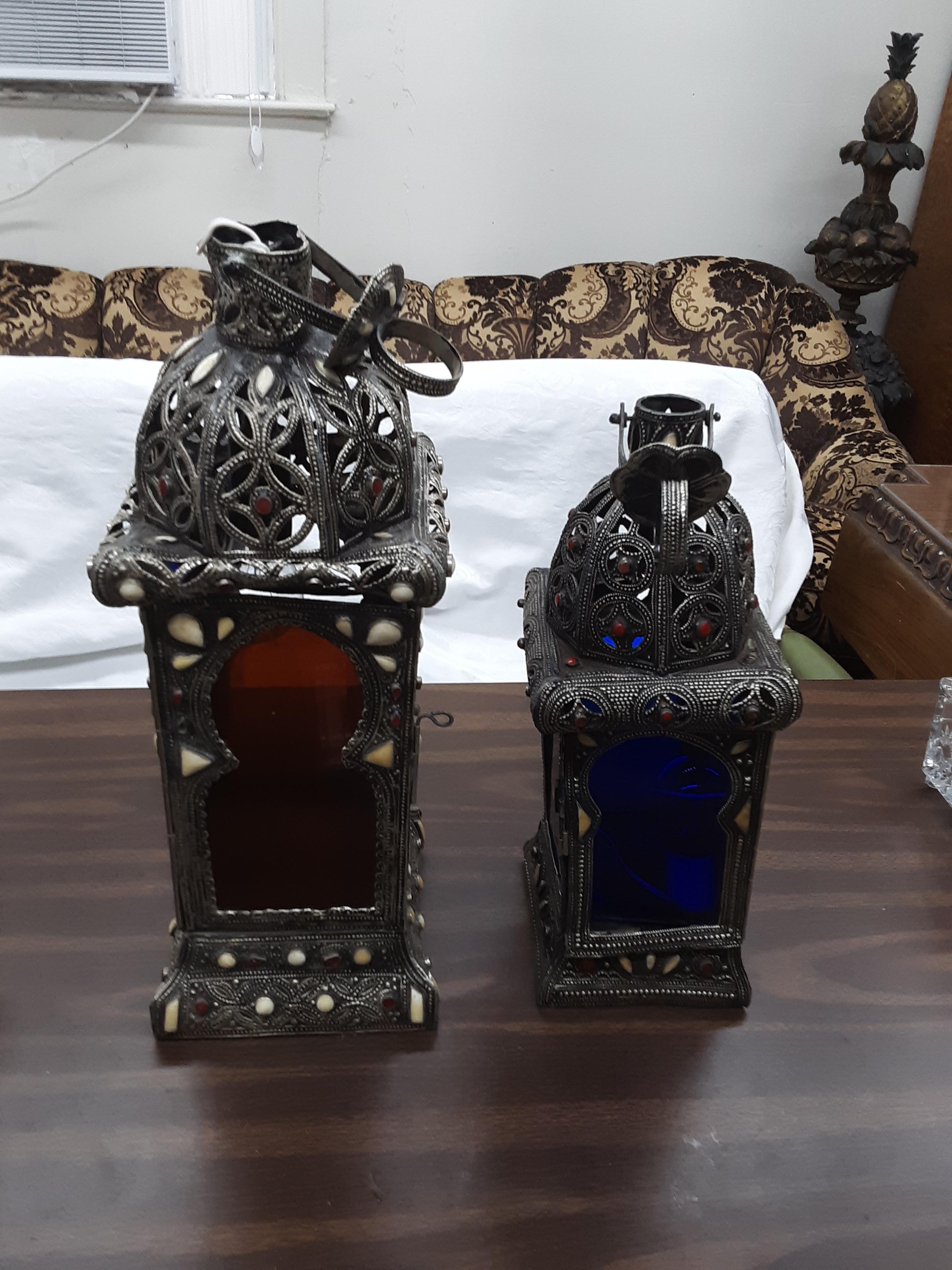 This is an antique vintage Moroccan art glass lamp set, of impeccable craftsmanship, the way it used to be made. This is a true collectors piece. Wired for electric.