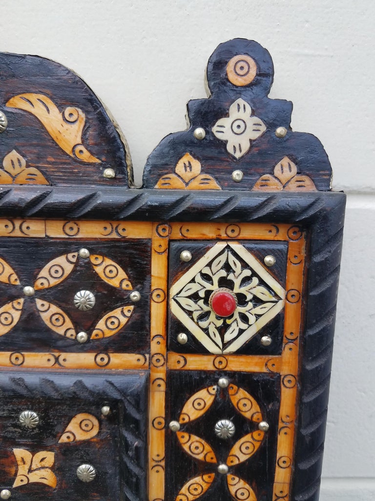 Miroir Marocain Vintage En Laiton Et Os De Chameau - Style Années 1940-1960, Objet D'art Populaire