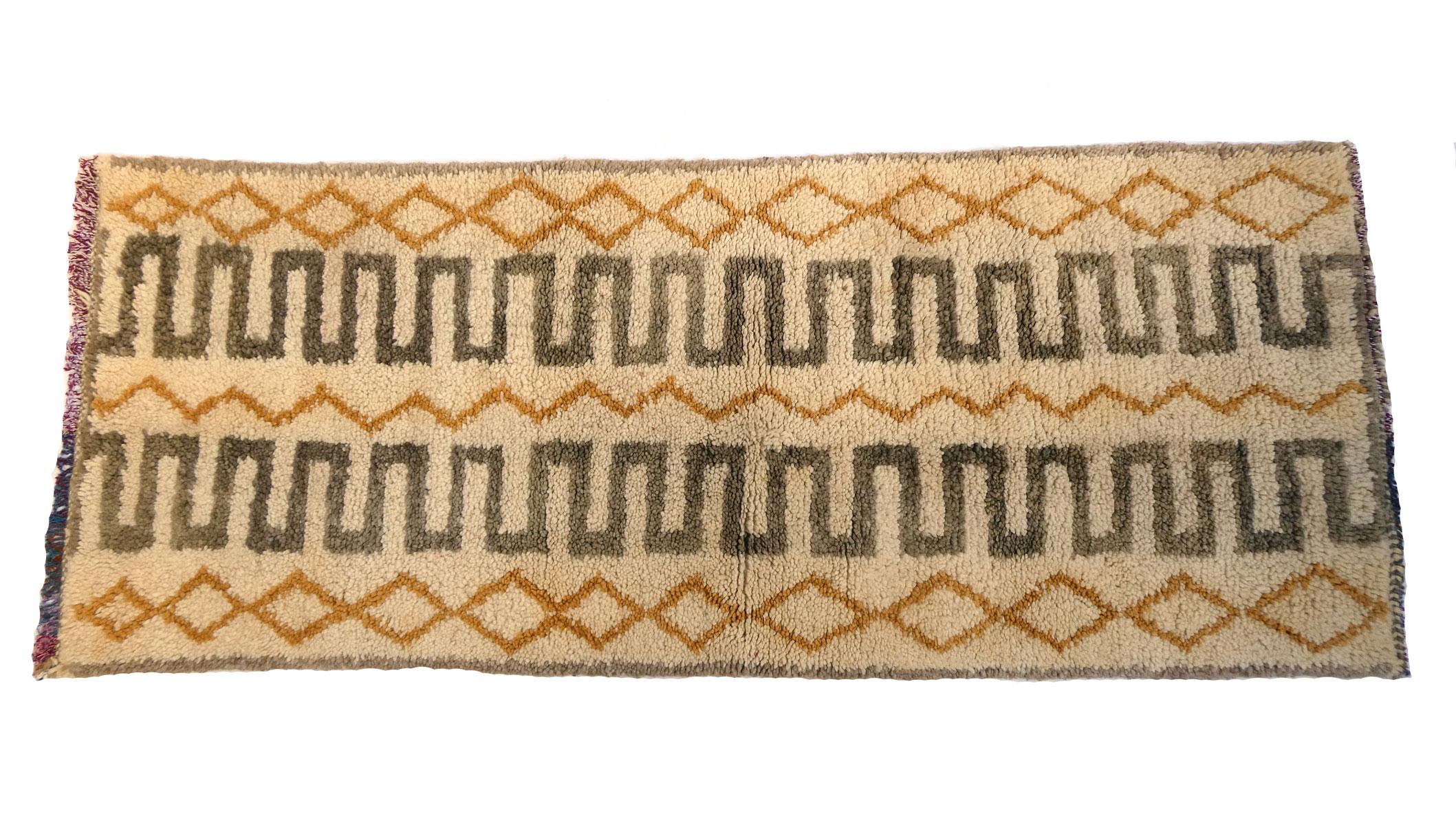 Moroccan Azilal Greek Key Runner 2'9 x 6'10 For Sale 4