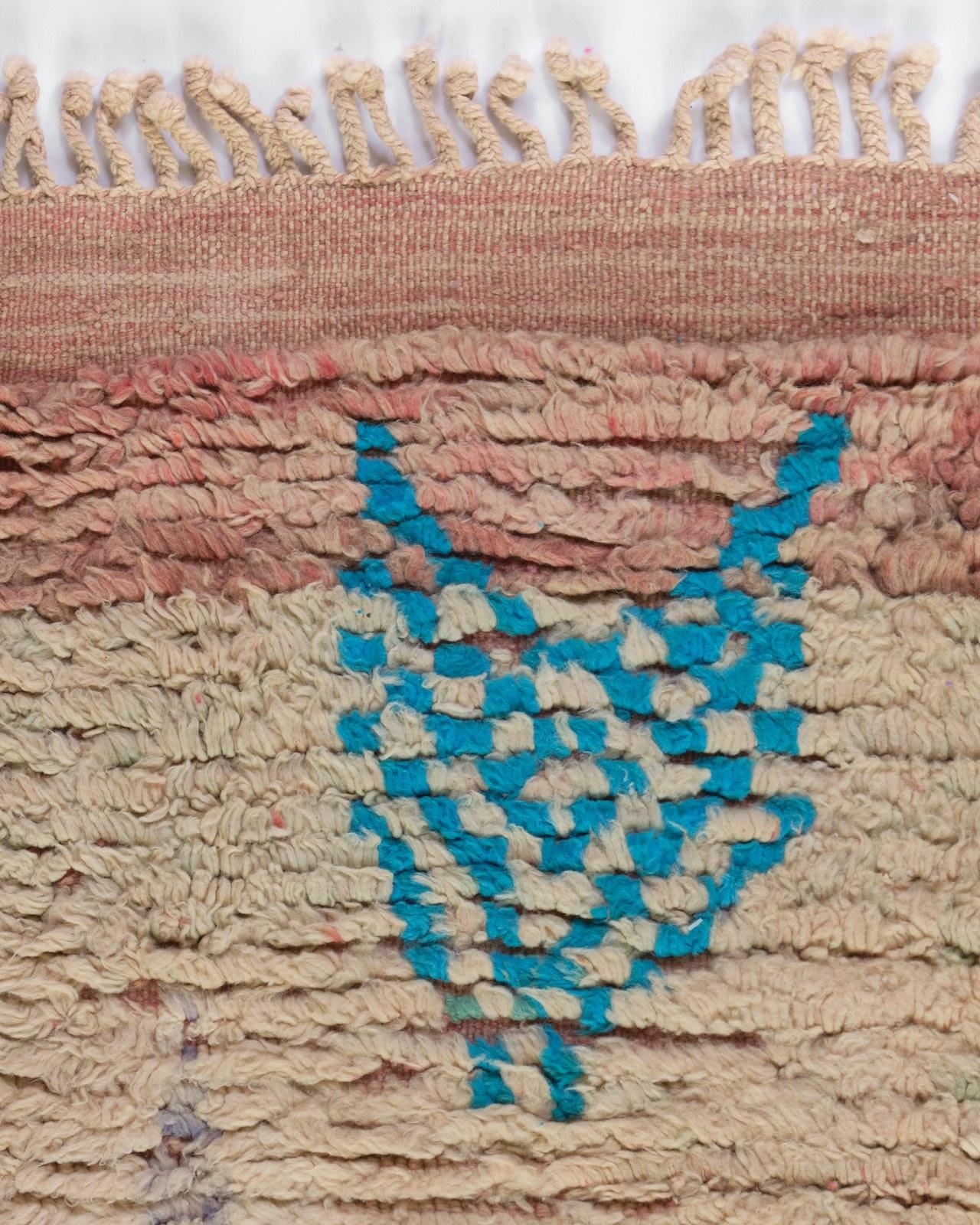 Vintage
Laine teintée nouée à la main
L210 x W127 cm