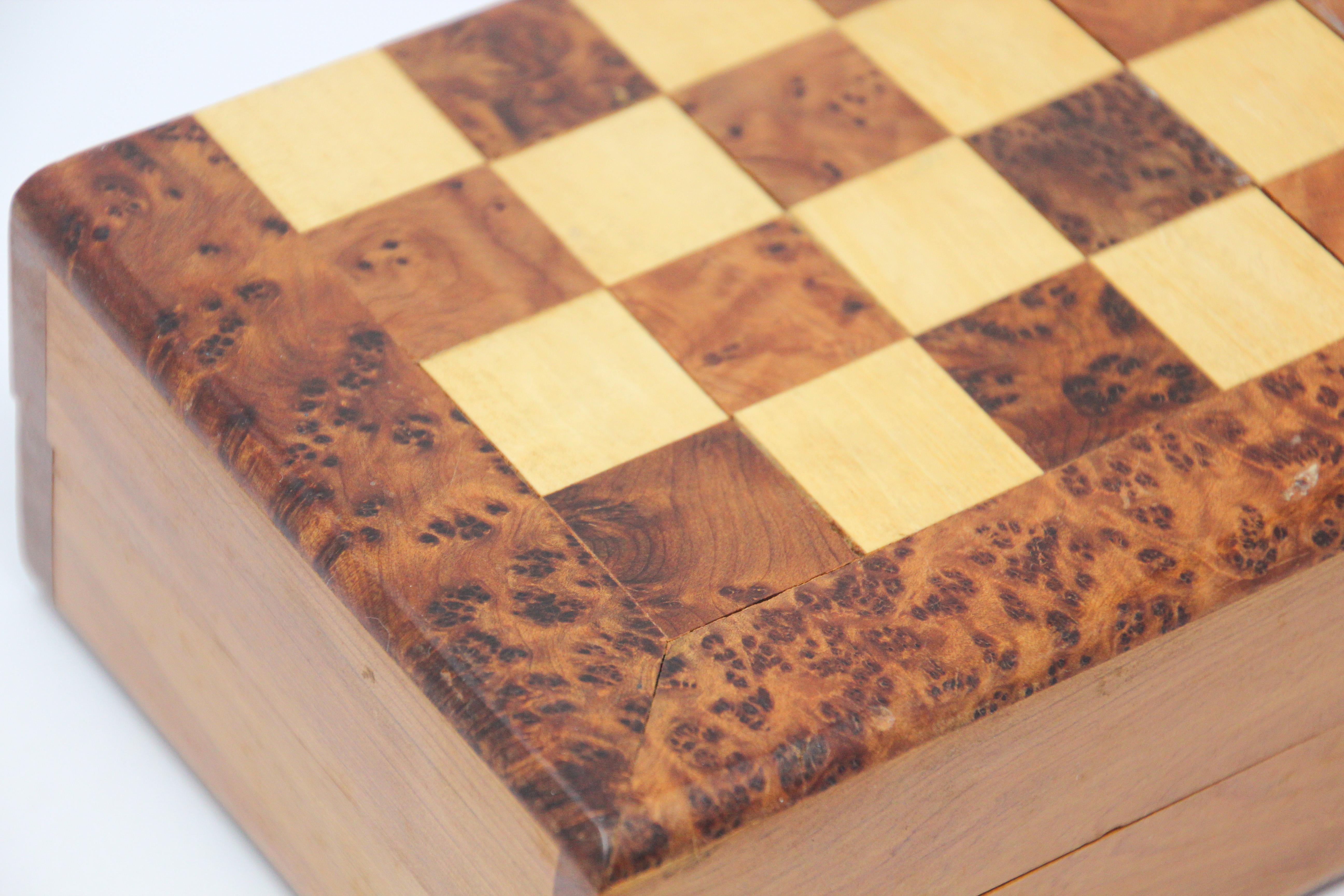Moroccan Backgammon and Chess Set Game in Thuya Wood Box 2