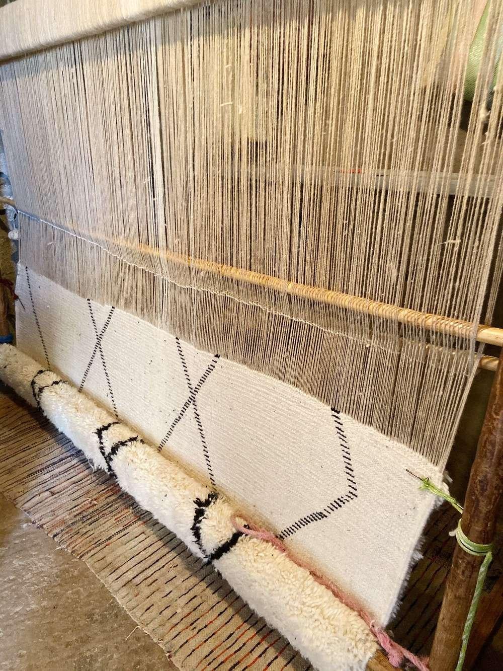 Fait main Tapis marocain Beni Mrirt 12'x15', Tapis noir et blanc à motifs de diamants, fait sur mesure en vente