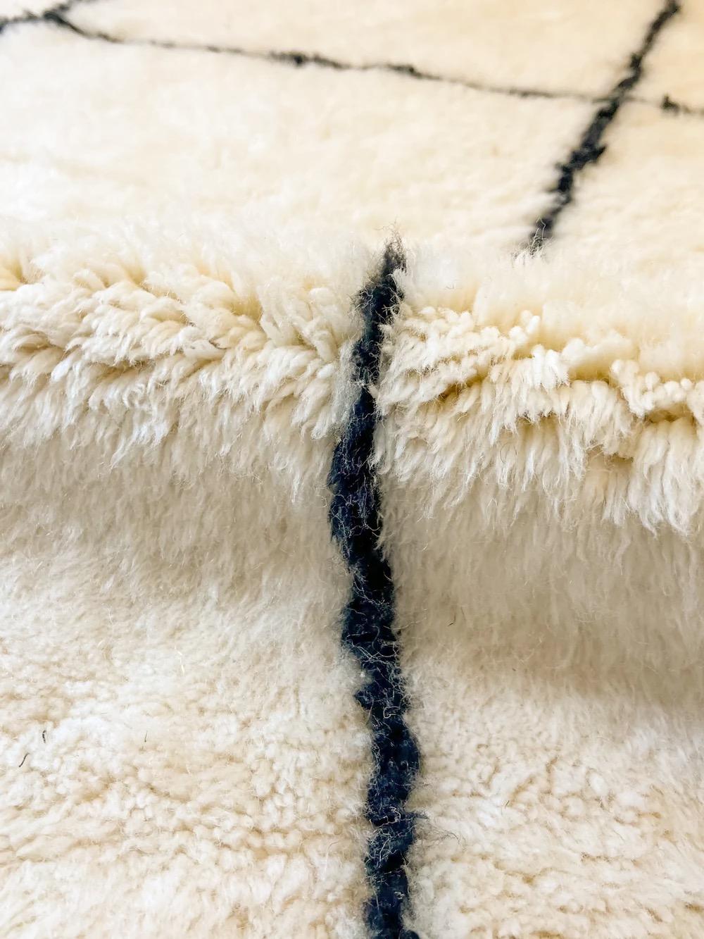 Alfombra marroquí Beni Mrirt 4'x6', Alfombra con diseño tribal de diamantes negros, hecha a medida Bohemio en venta