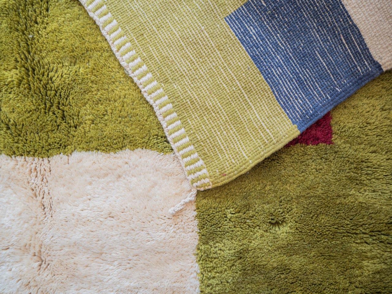 XXI secolo e contemporaneo Tappeto marocchino Beni Mrirt 4'x6', Tappeto a motivi geometrici con quadrati, CUSTOM MADE in vendita