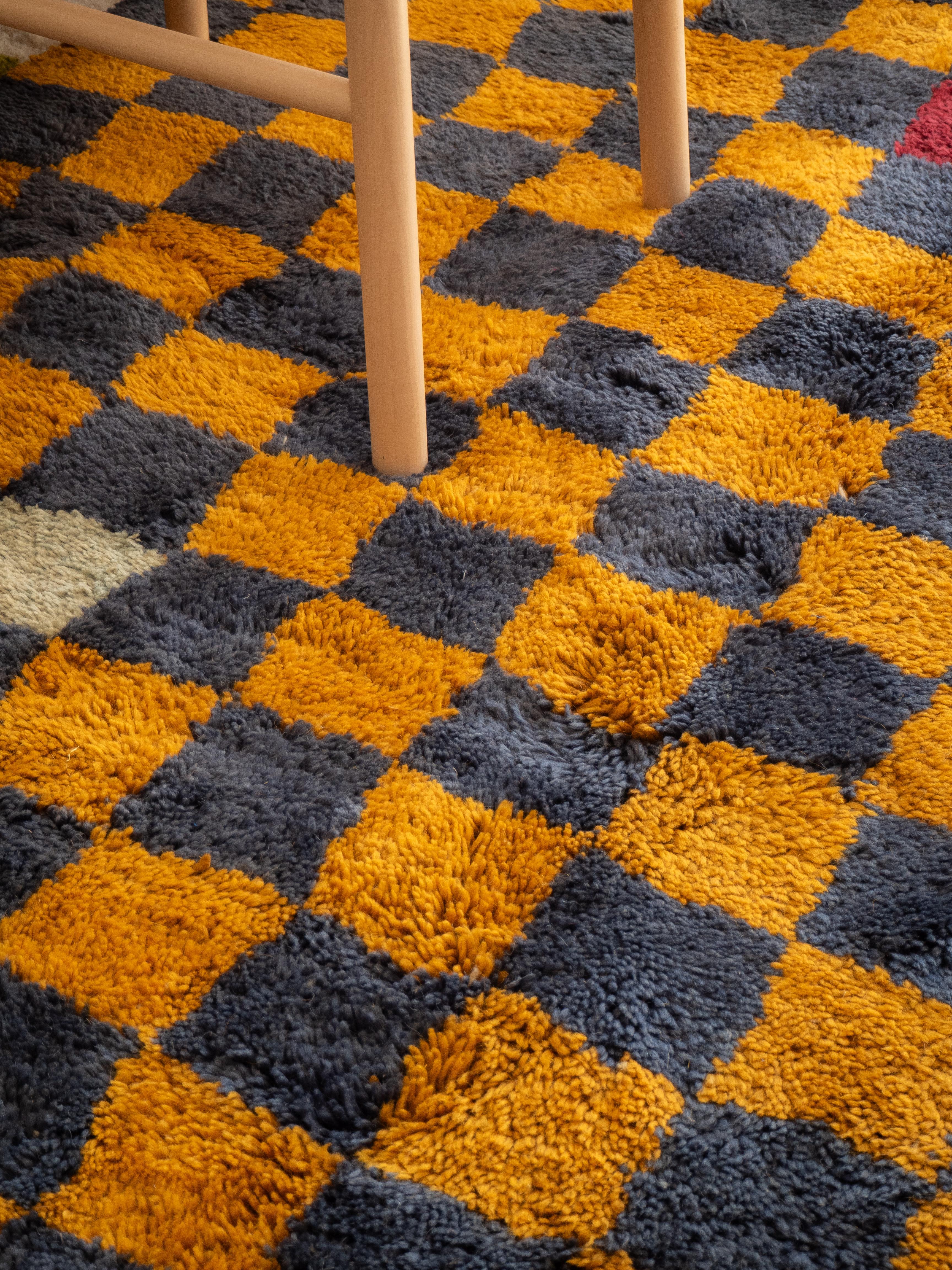 XXIe siècle et contemporain Tapis marocain à motifs en damier 5.2'x6.7', Tapis Modernity, En stock en vente