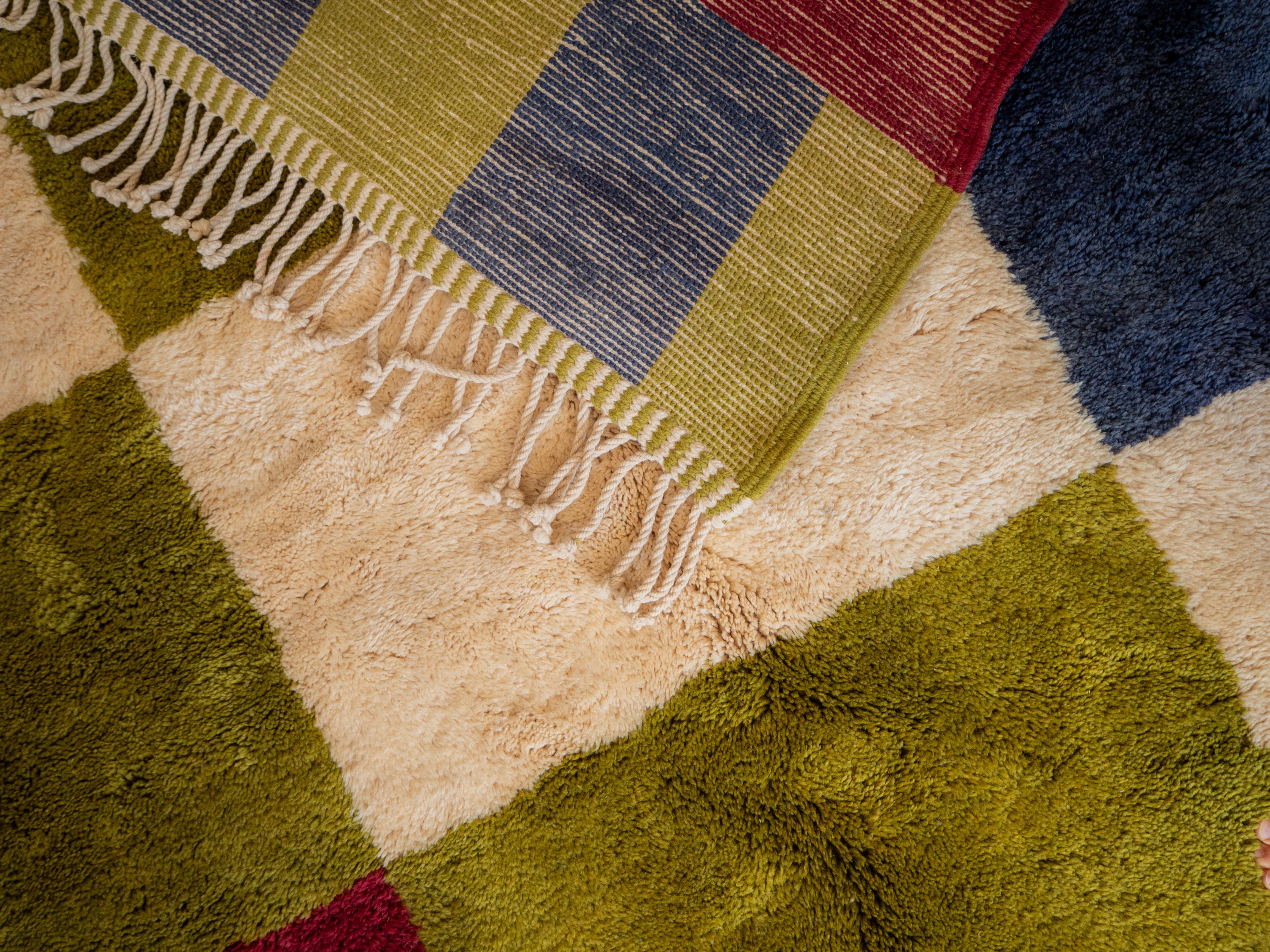 Hand-Crafted Moroccan Beni Mrirt rug 5'x7’, Modern Geometric Pattern Berber rug, Custom-made For Sale