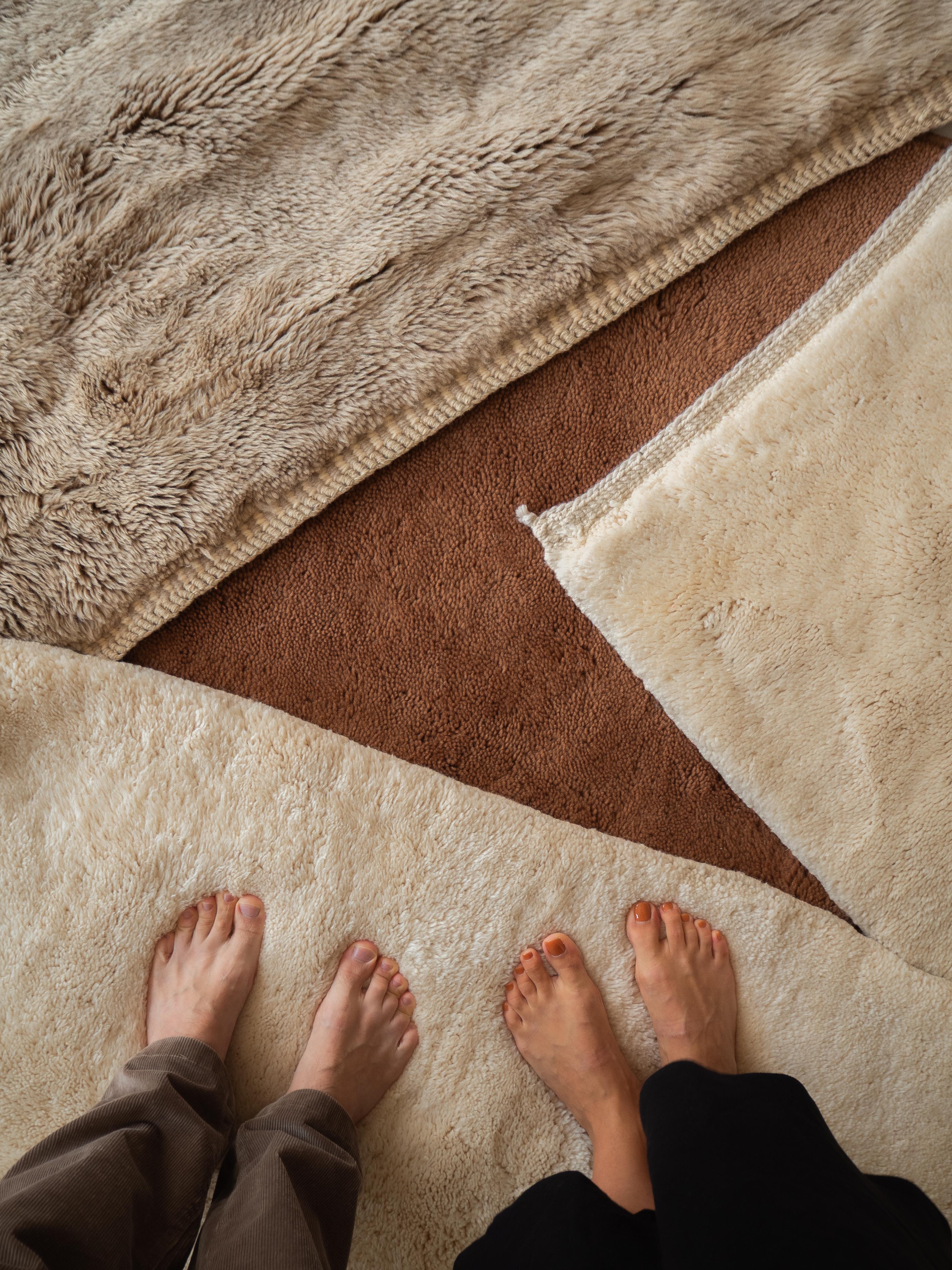 Wool Hand-Knotted Moroccan Beni Mrirt rug 5'x7', Solid White Plush Rug, Made to Order For Sale