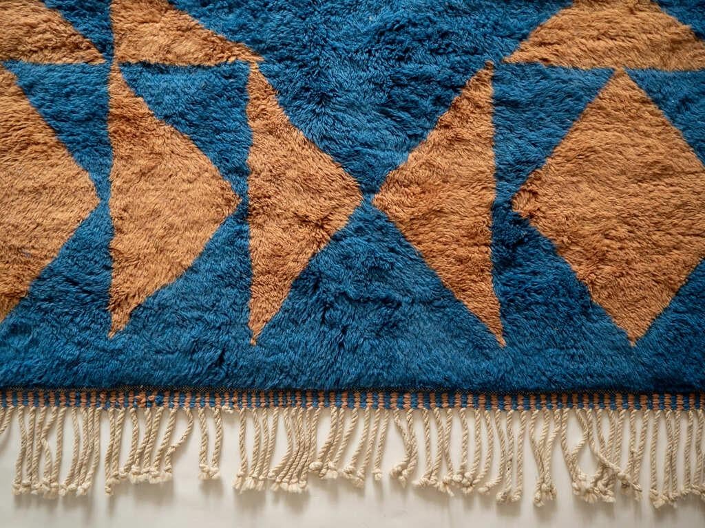 Hand-Crafted Moroccan Beni Mrirt rug 6’x9’, Blue Color Triangle Pattern Rug, Custom-Made For Sale