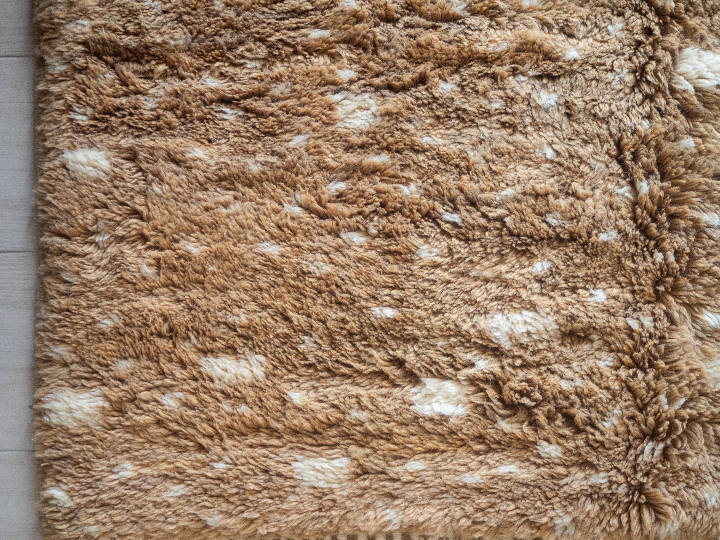 Marokkanischer Beni Mrirt-Teppich 6'x9', Punktmuster Biege Farbe Berberteppich, maßgefertigt im Angebot 2