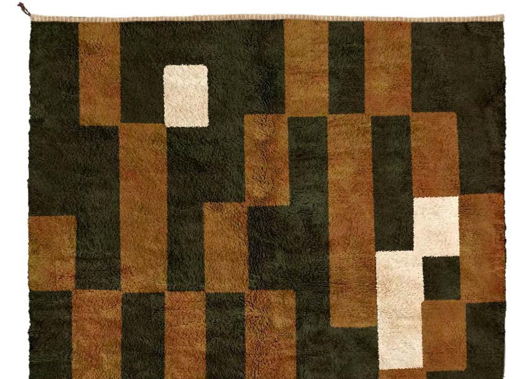 Hand-Crafted Moroccan Beni Mrirt rug 6’x9’, Geometric Rectangular Pattern rug, Custom-made For Sale