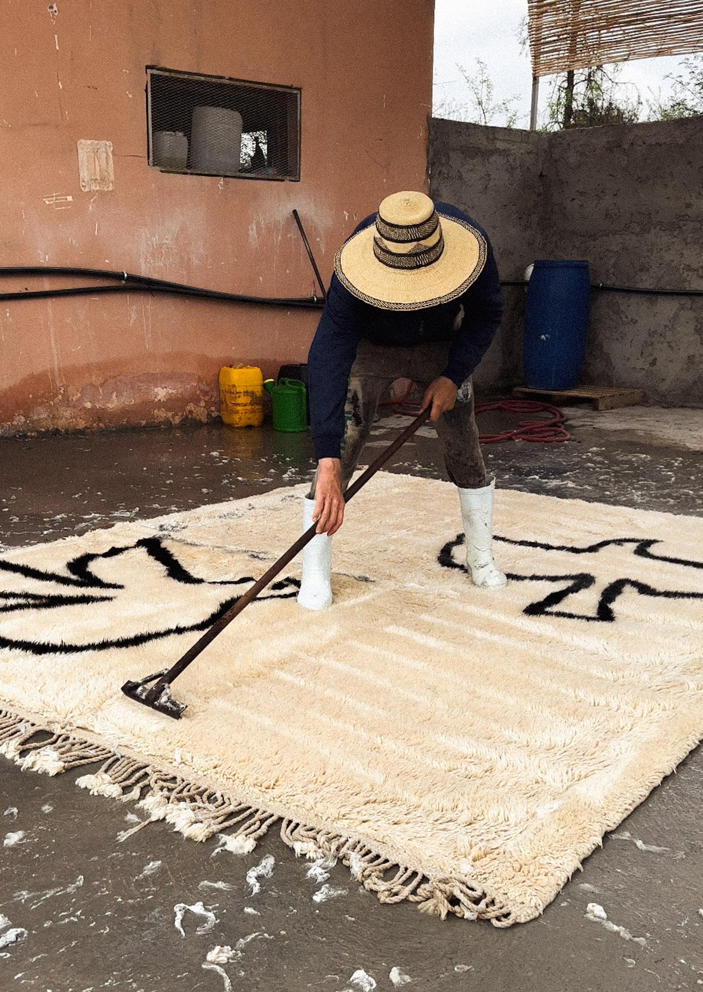 Alfombra marroquí Beni Mrirt 6'x9', Patrón inspirado en Pablo Picasso, Hecha a medida en venta 4
