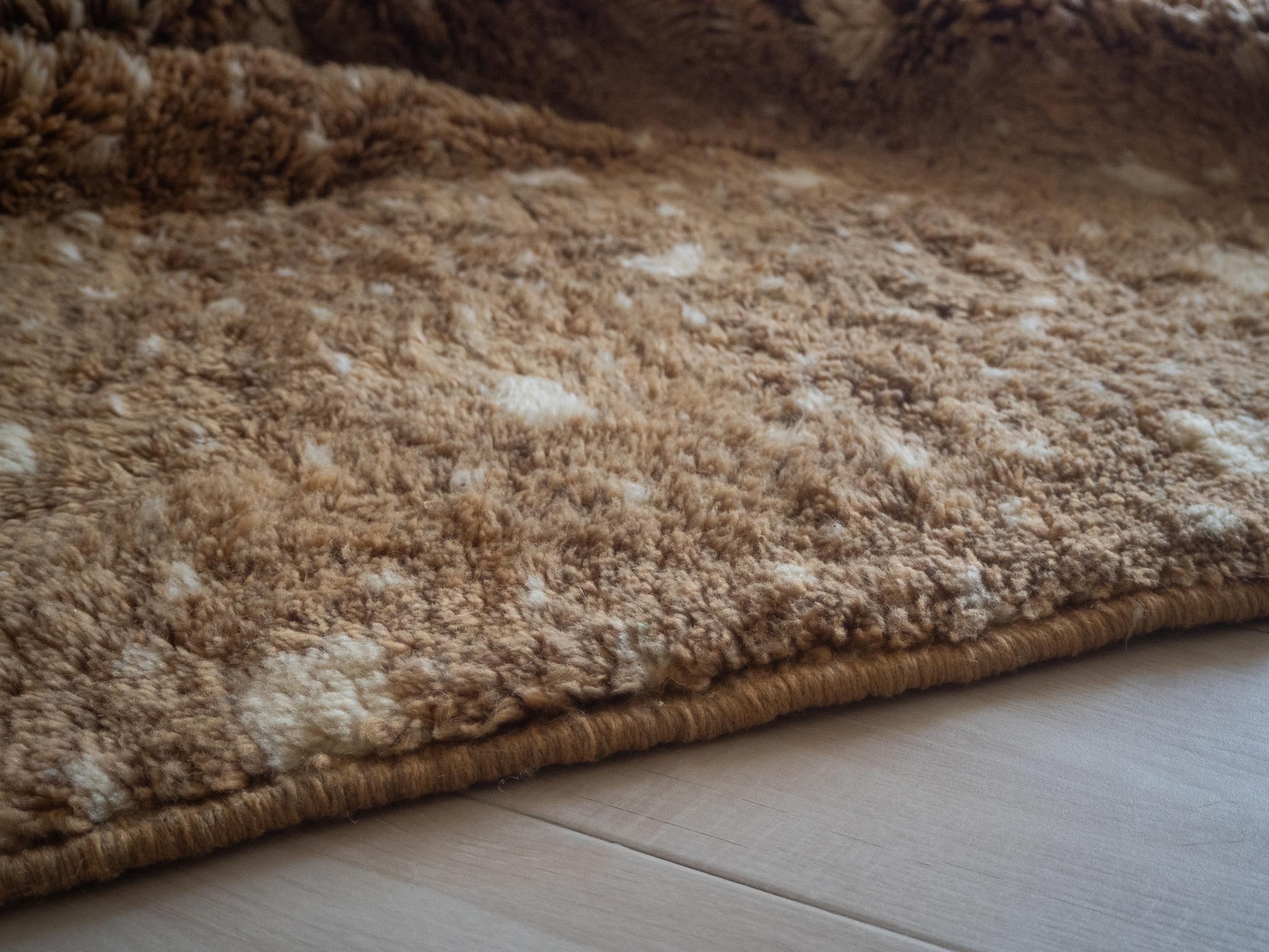 Marocain Tapis berbère marocain Beni Mrirt 9'x12' Dots Pattern Biege Color, fait sur mesure en vente