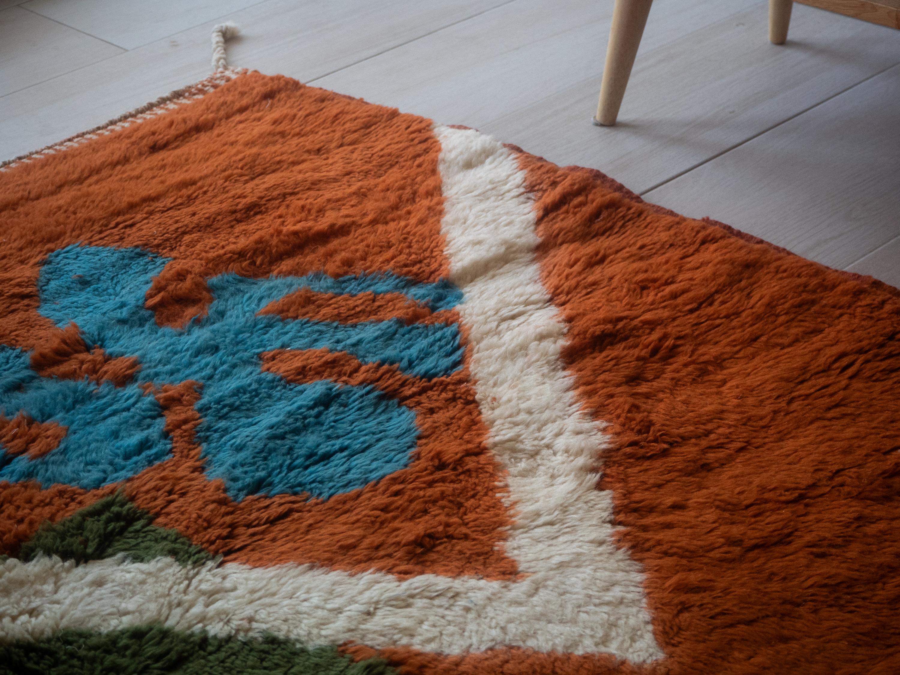 Marokkanischer Beni Mrirt-Teppich, Art-Déco-Muster Berberteppich, maßgefertigt im Angebot 1