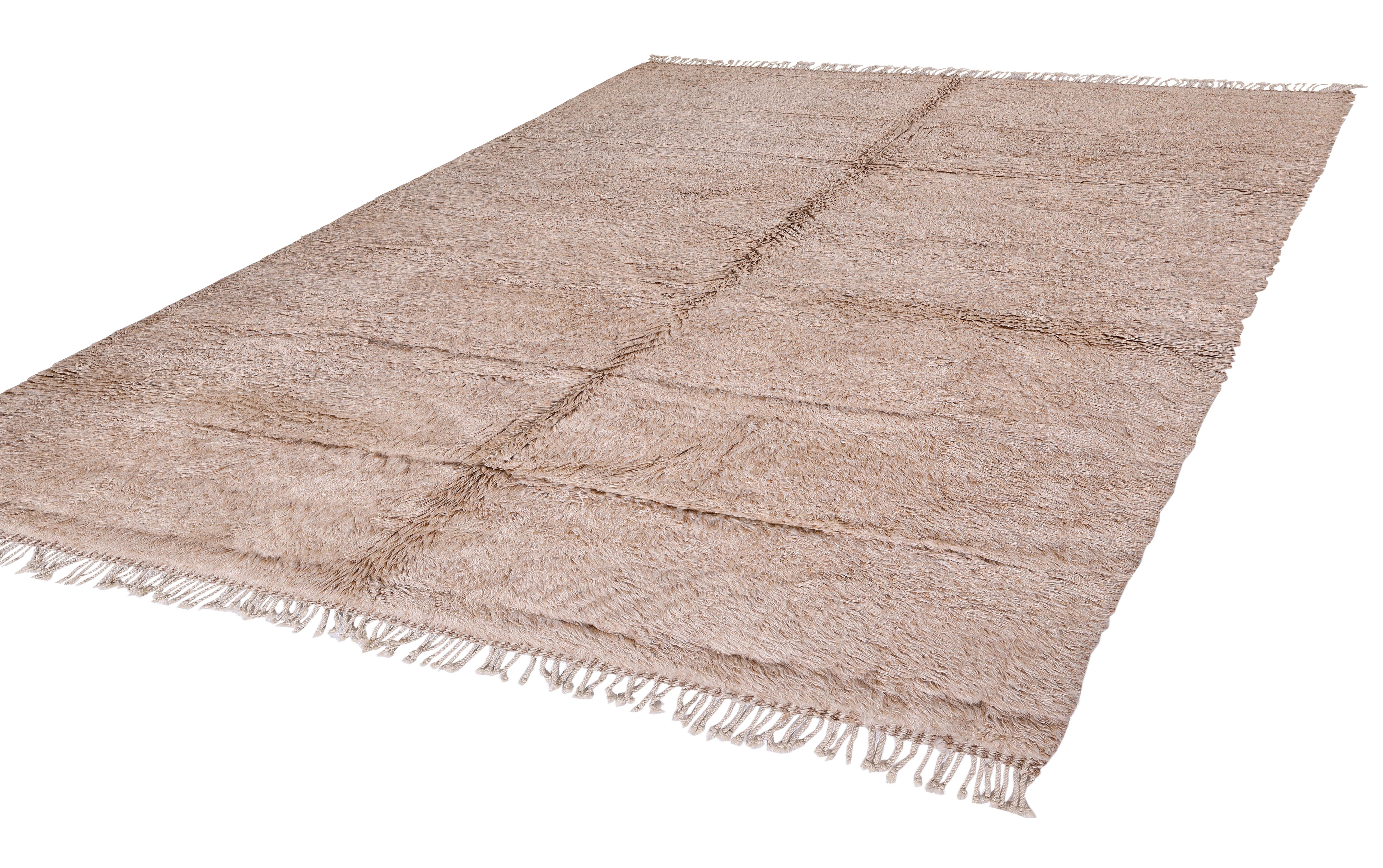 Annodato a mano Tappeto marocchino Beni Mrirt - Lana annodata a mano a pelo alto in beige neutro in vendita