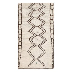 Vintage Nazmiyal Collection Moroccan Beni Ourain Berber Rug. Size: 4 ft 3 in x 8 ft