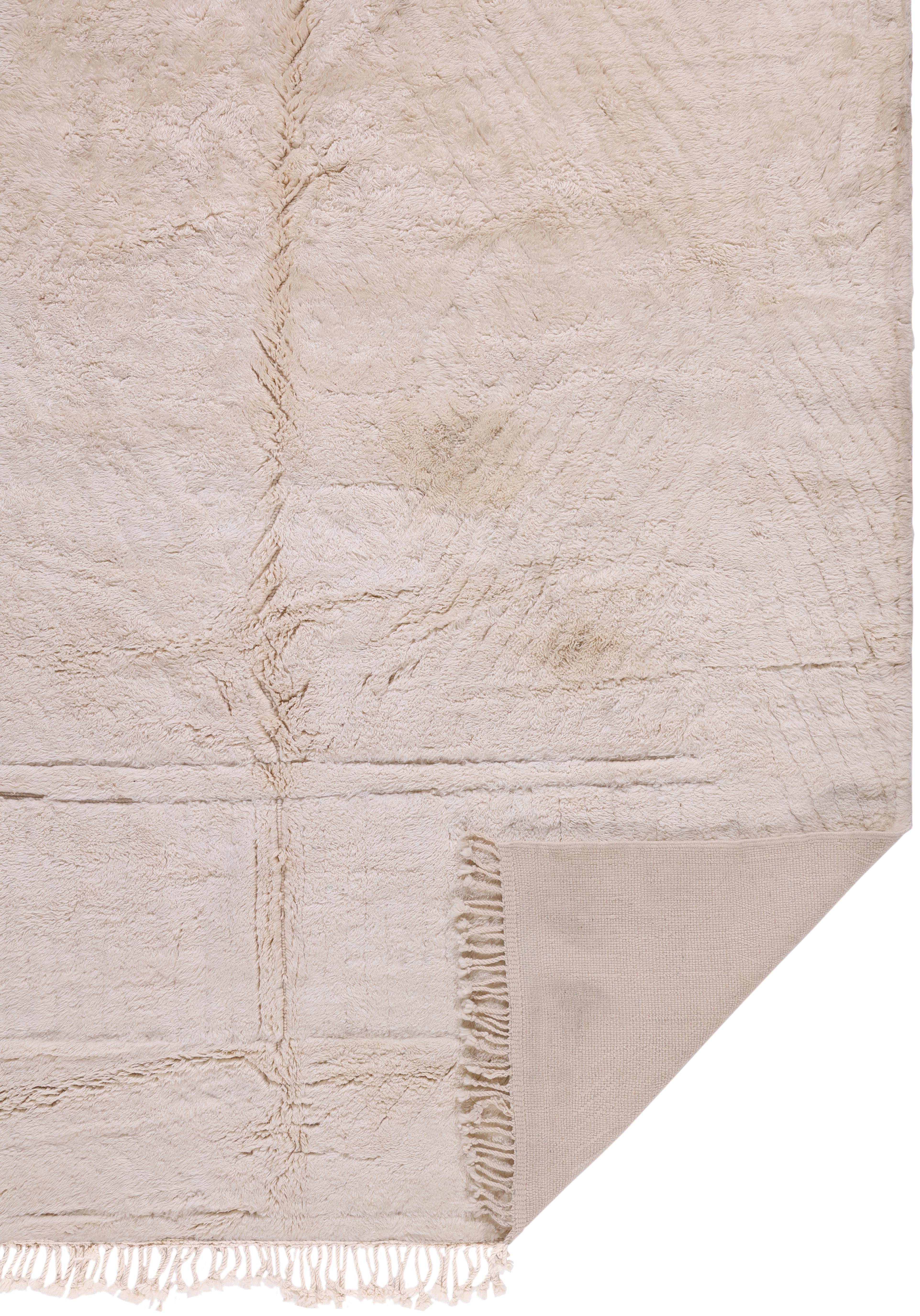 Tappeto marocchino Beni Ourain - Tappeto minimalista shag fatto a mano in lana color crema in vendita 2