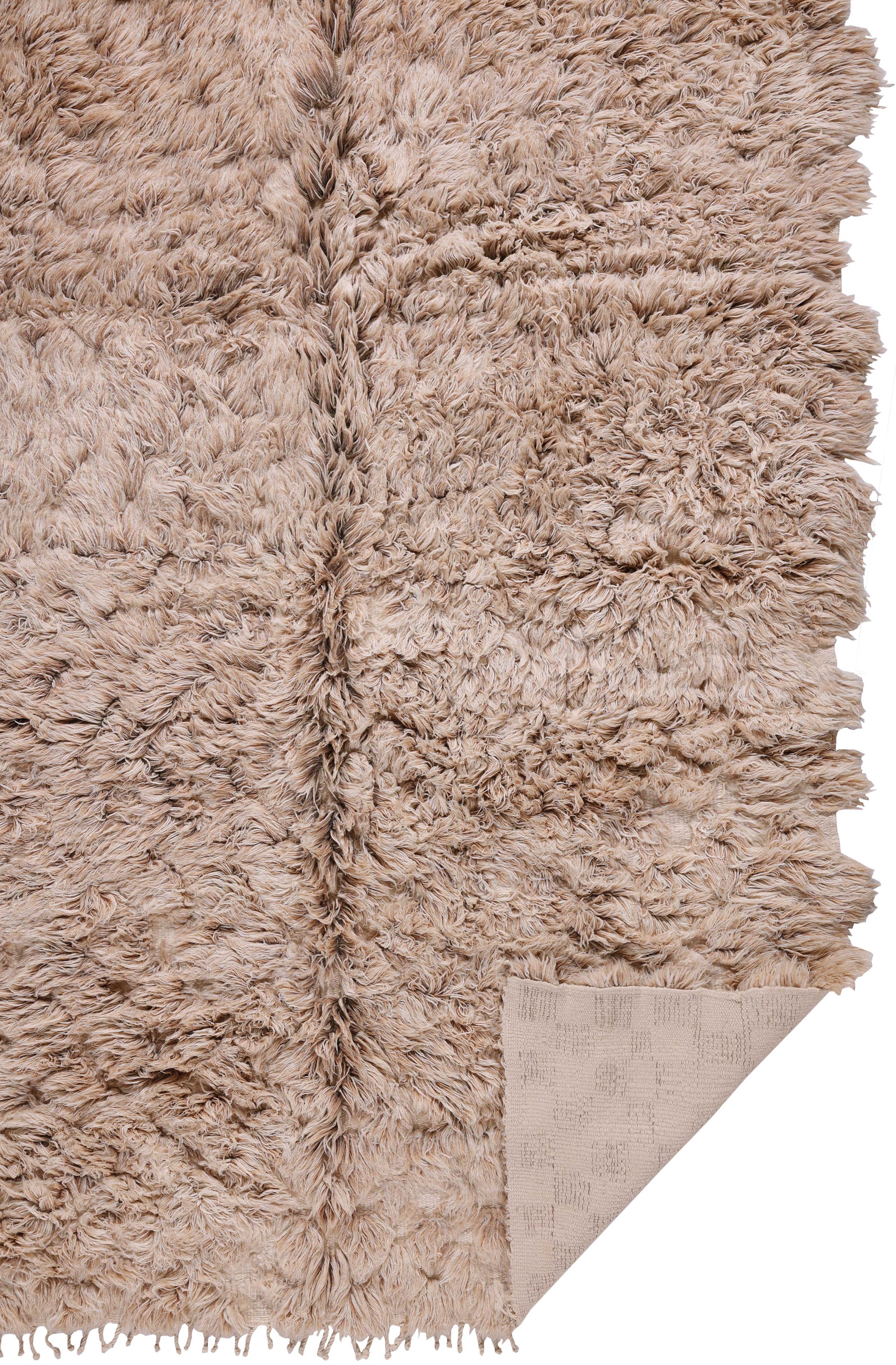 XXI secolo e contemporaneo Tappeto Shag marocchino Beni Ourain - Lana a pelo alto in Nature Beige in vendita