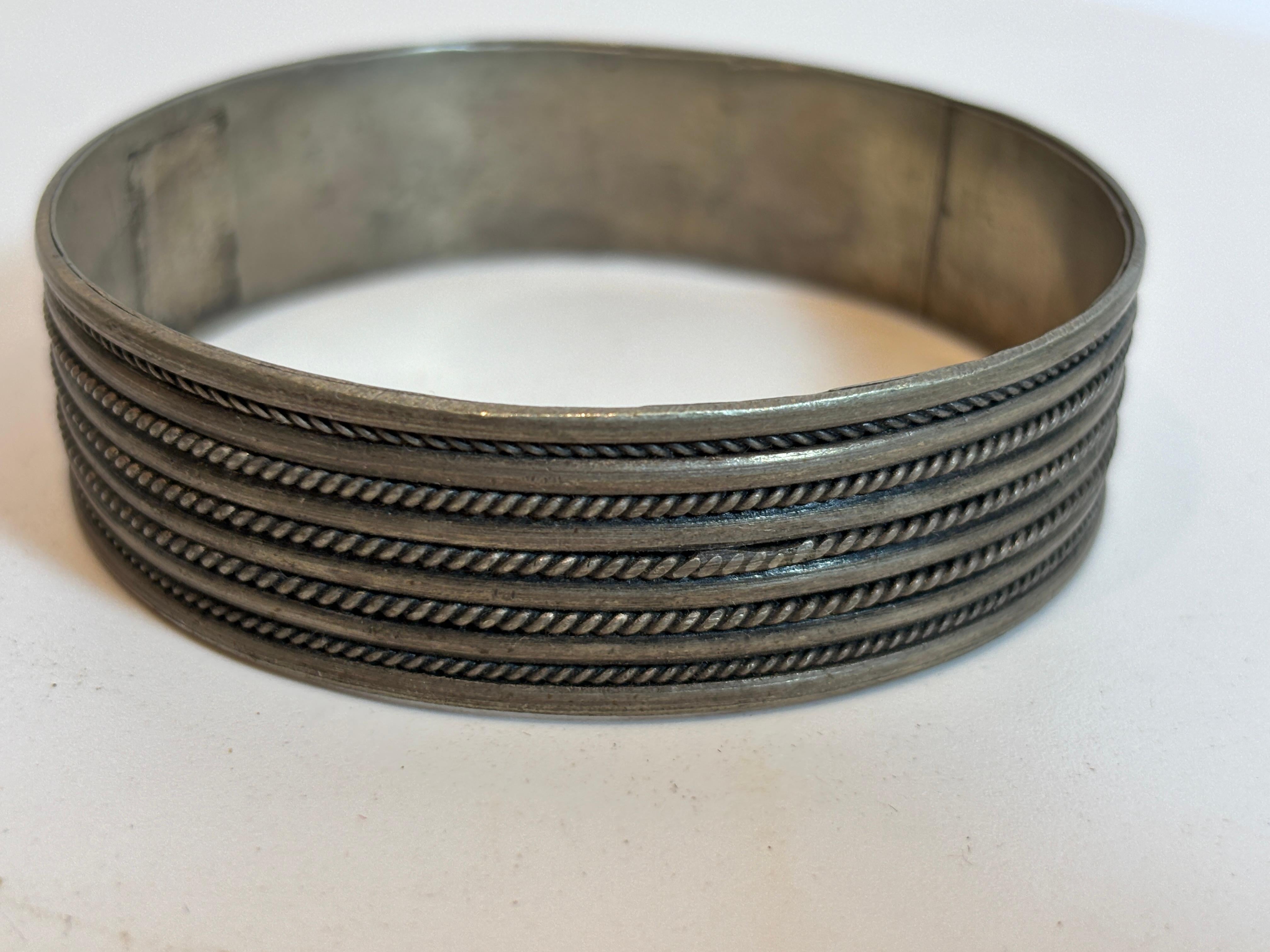 Moroccan Berber Coin Silver Tribal Bracelet in vendita 1
