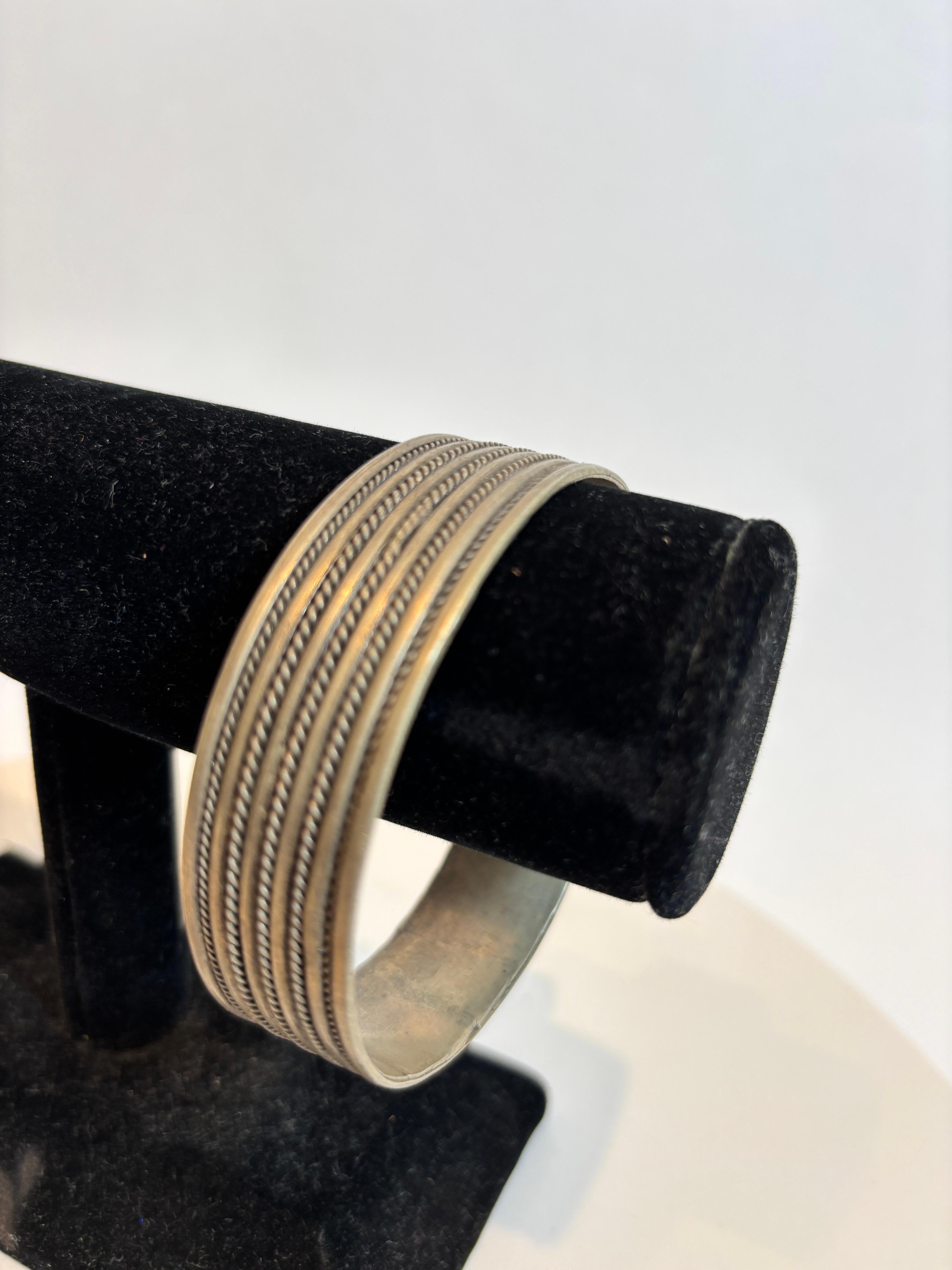 Moroccan Berber Coin Silver Tribal Bracelet in vendita 3