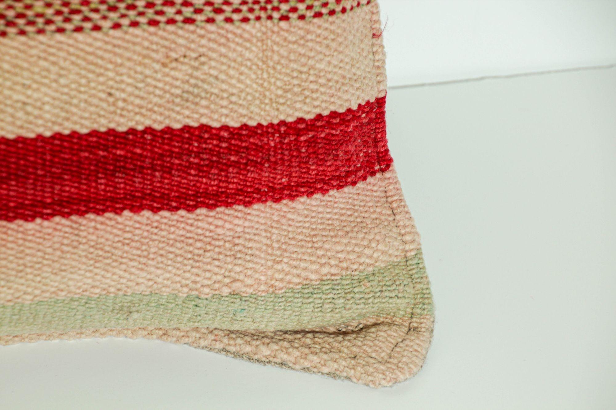 Coussin d'appoint berbère marocaine tissé à la main Bon état - En vente à North Hollywood, CA