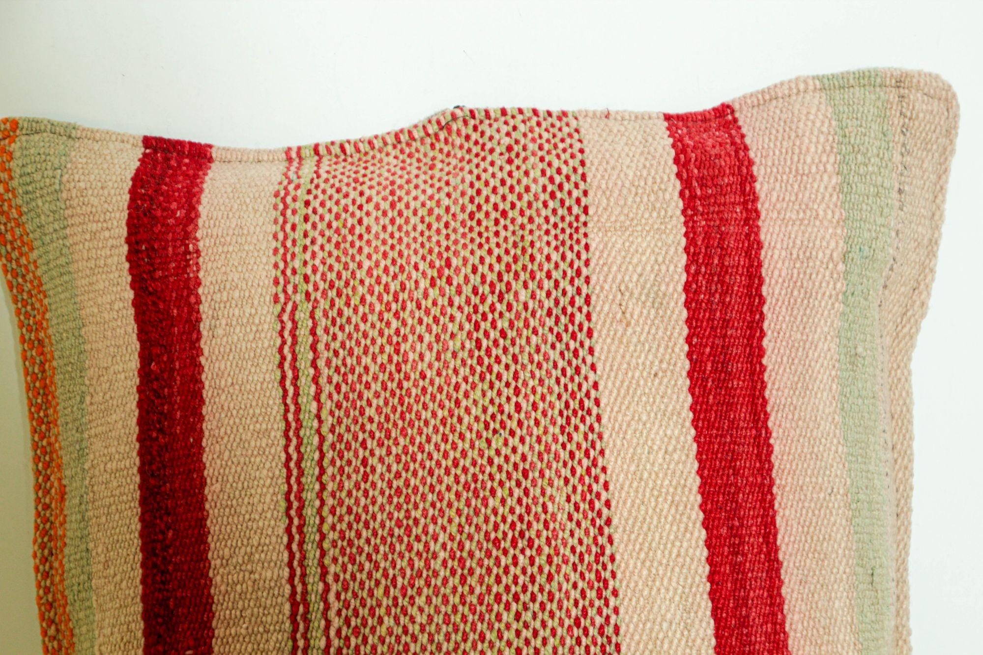 Coussin d'appoint berbère marocaine tissé à la main en vente 1