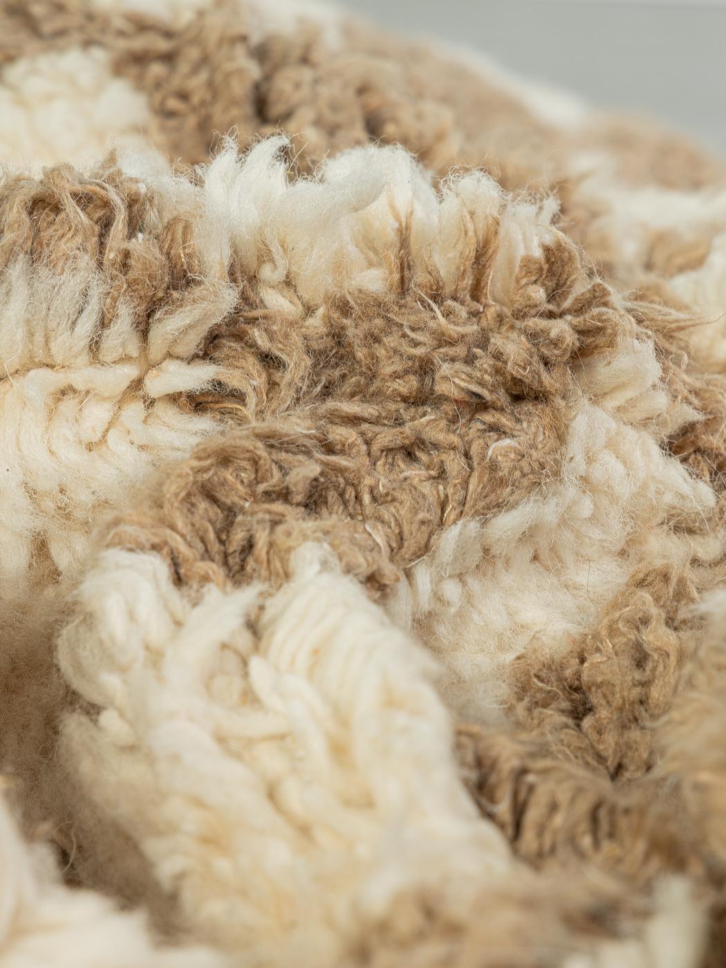 Moroccan Berber Rug 100% Wool Handmade For Sale 2
