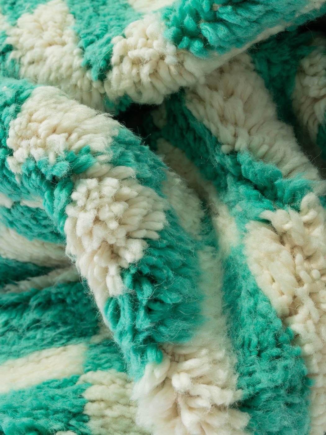 Moroccan Berber Rug 100% Wool Handwoven For Sale 3