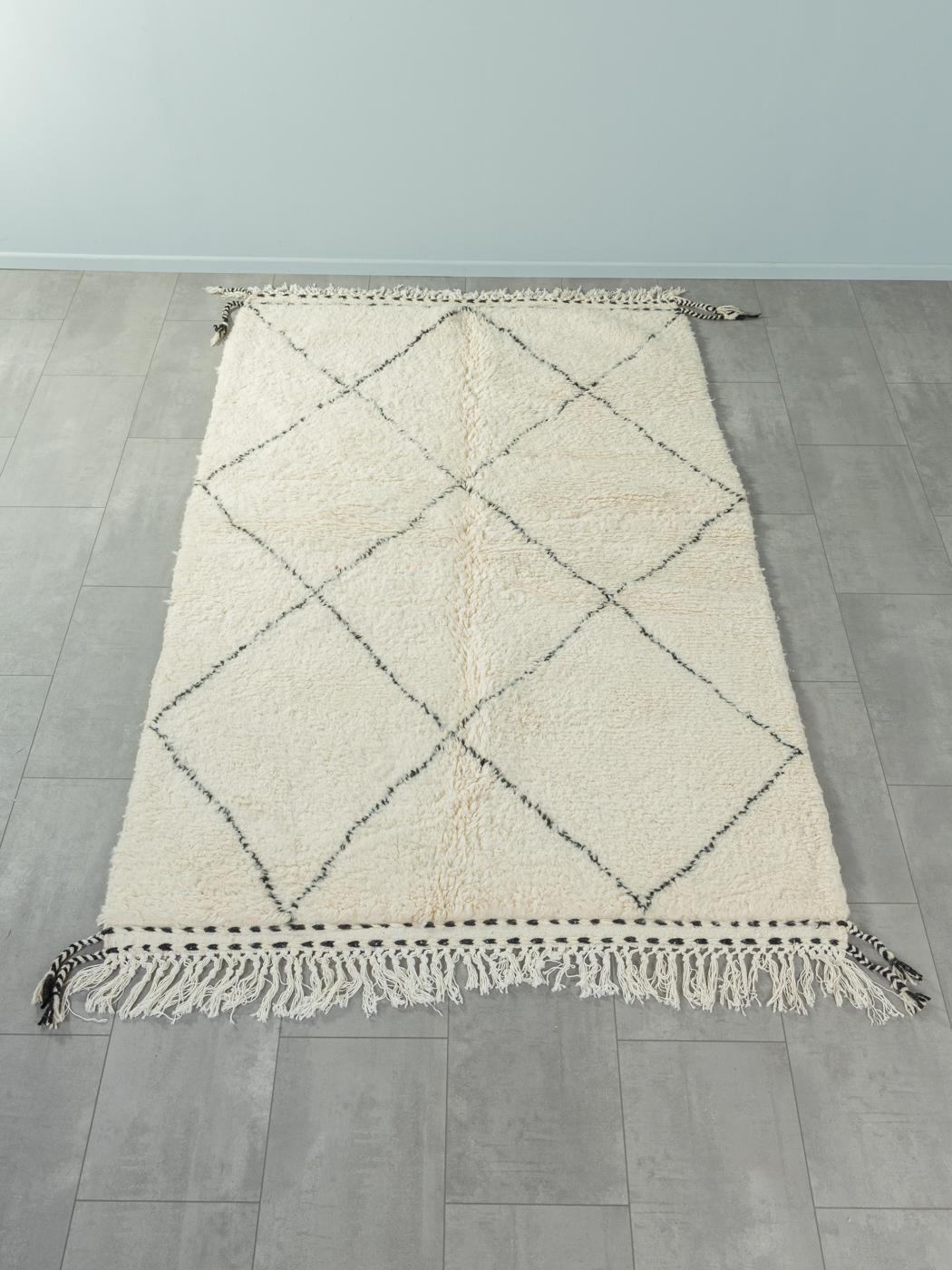 Moroccan Berber Rug Handmade 100% Wool In Excellent Condition For Sale In Neuss, NW