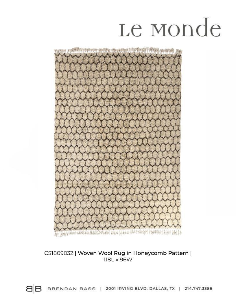 Moroccan Berber Rug in Honeycomb Pattern For Sale 1