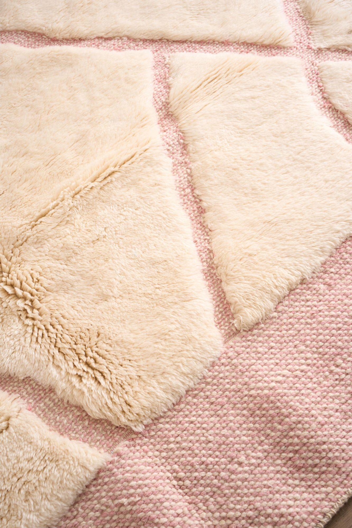 Wool Moroccan Berber rug - Pink and white #1