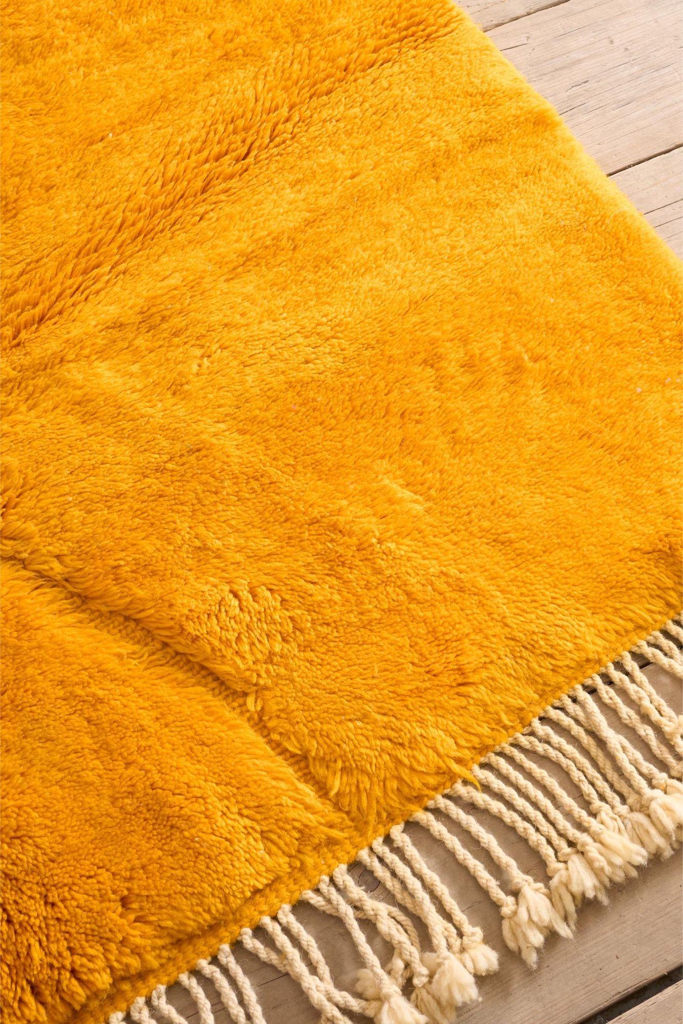 Moroccan Berber rug - Yellow #2 For Sale 2