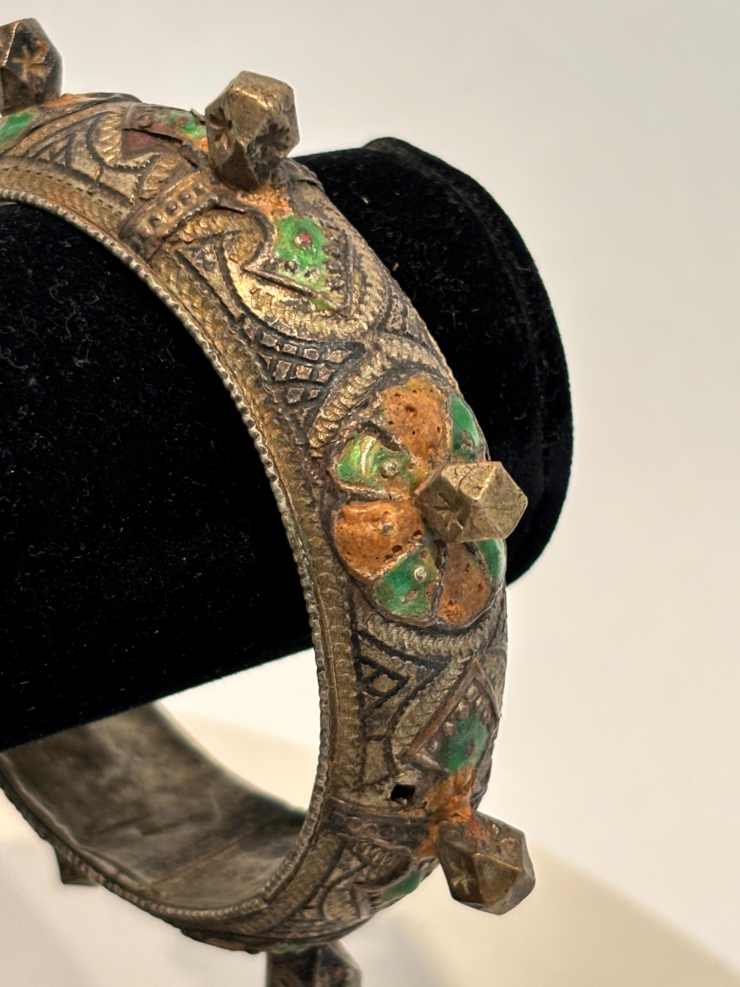 Bracelet berbère marocain en argent avec émail vert et orange en vente 5