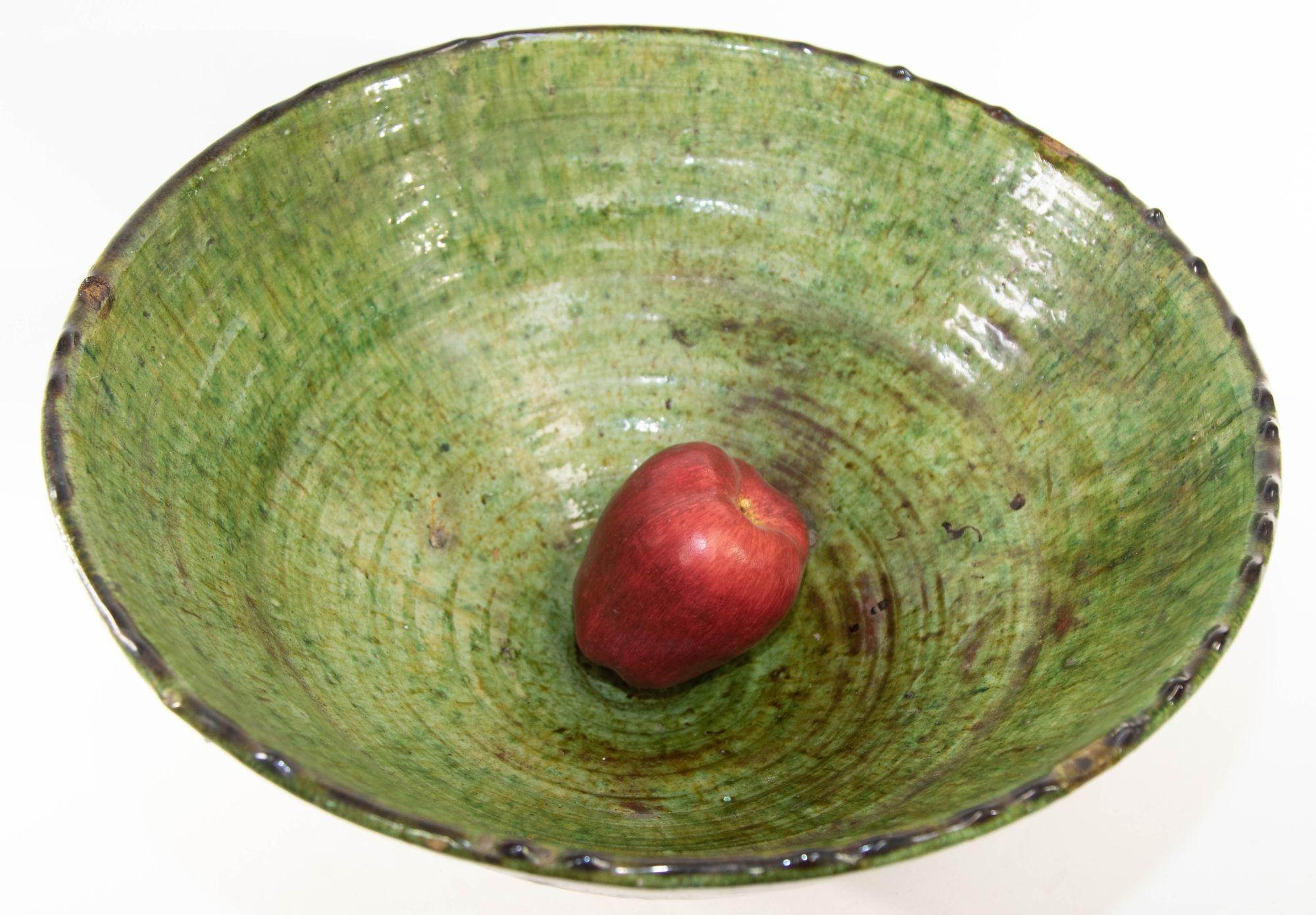 Moroccan Berber Tamgroute Terracotta Green Glazed Bowl In Good Condition For Sale In North Hollywood, CA