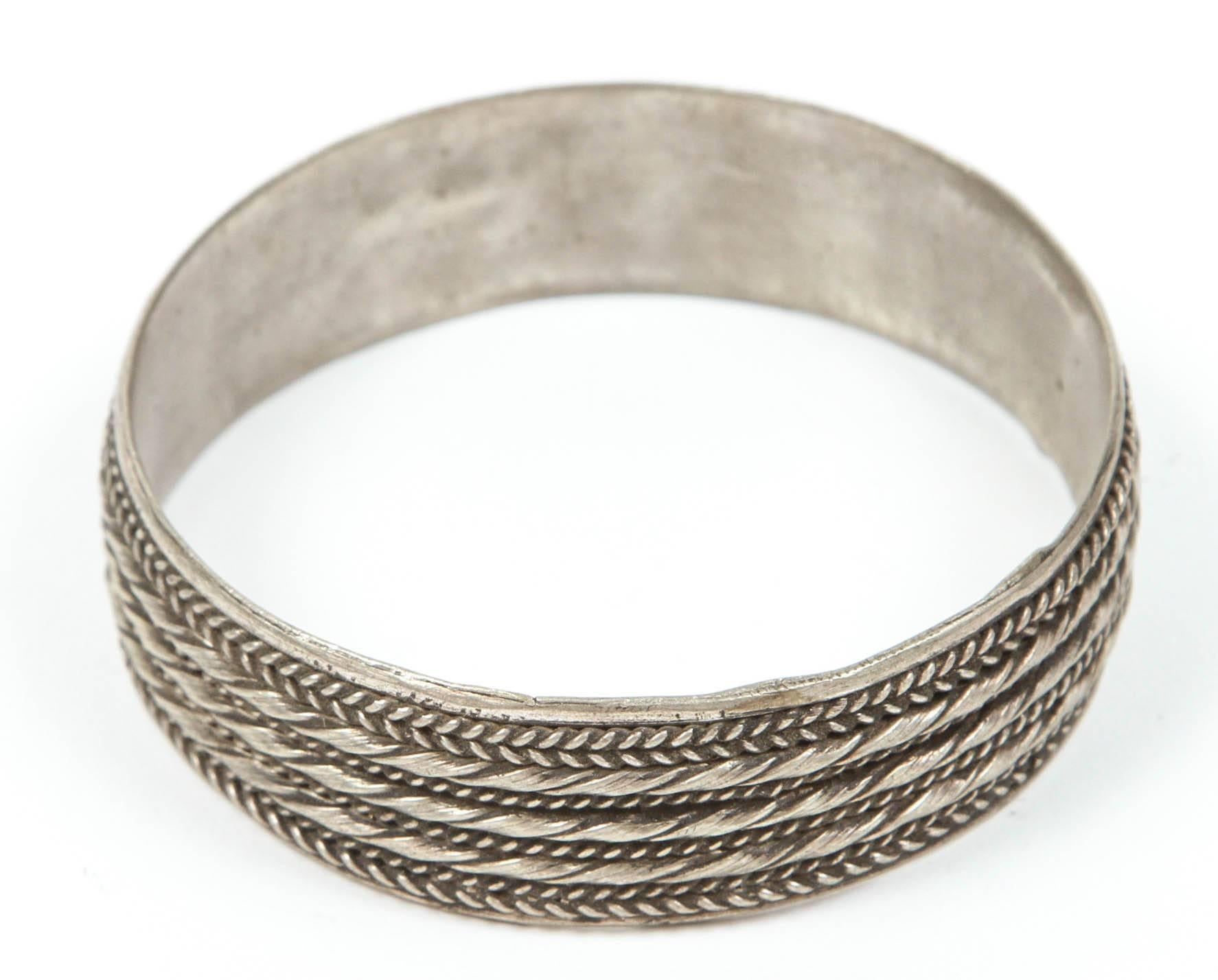 Moroccan Berber tribal bracelet. 
Moroccan tribal bracelets from the High Atlas of Morocco. 
Handcrafted by Berber women using Moroccan silver nickel. 
The ethnic Nomadic and Bedouin jewelry from the Maghreb and North Africa is usually made of
