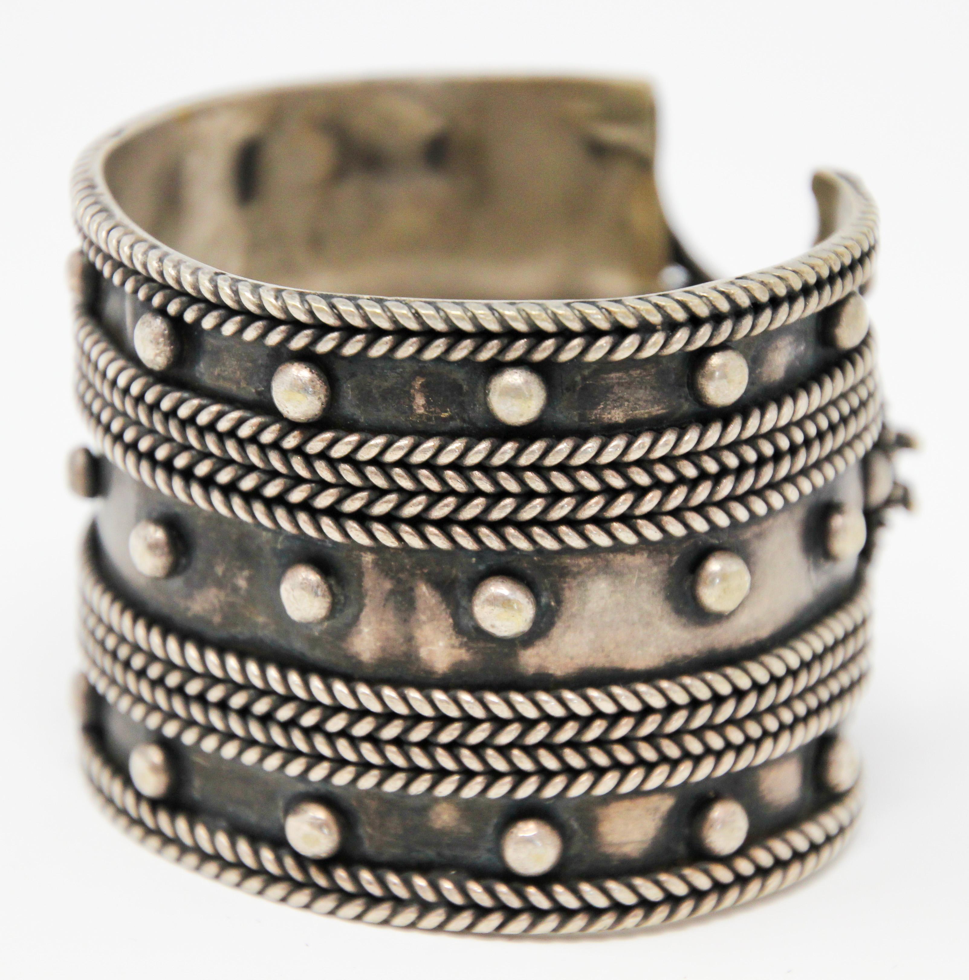 Moroccan Vintage Berber Tribal Ethnic Cuff For Sale 2