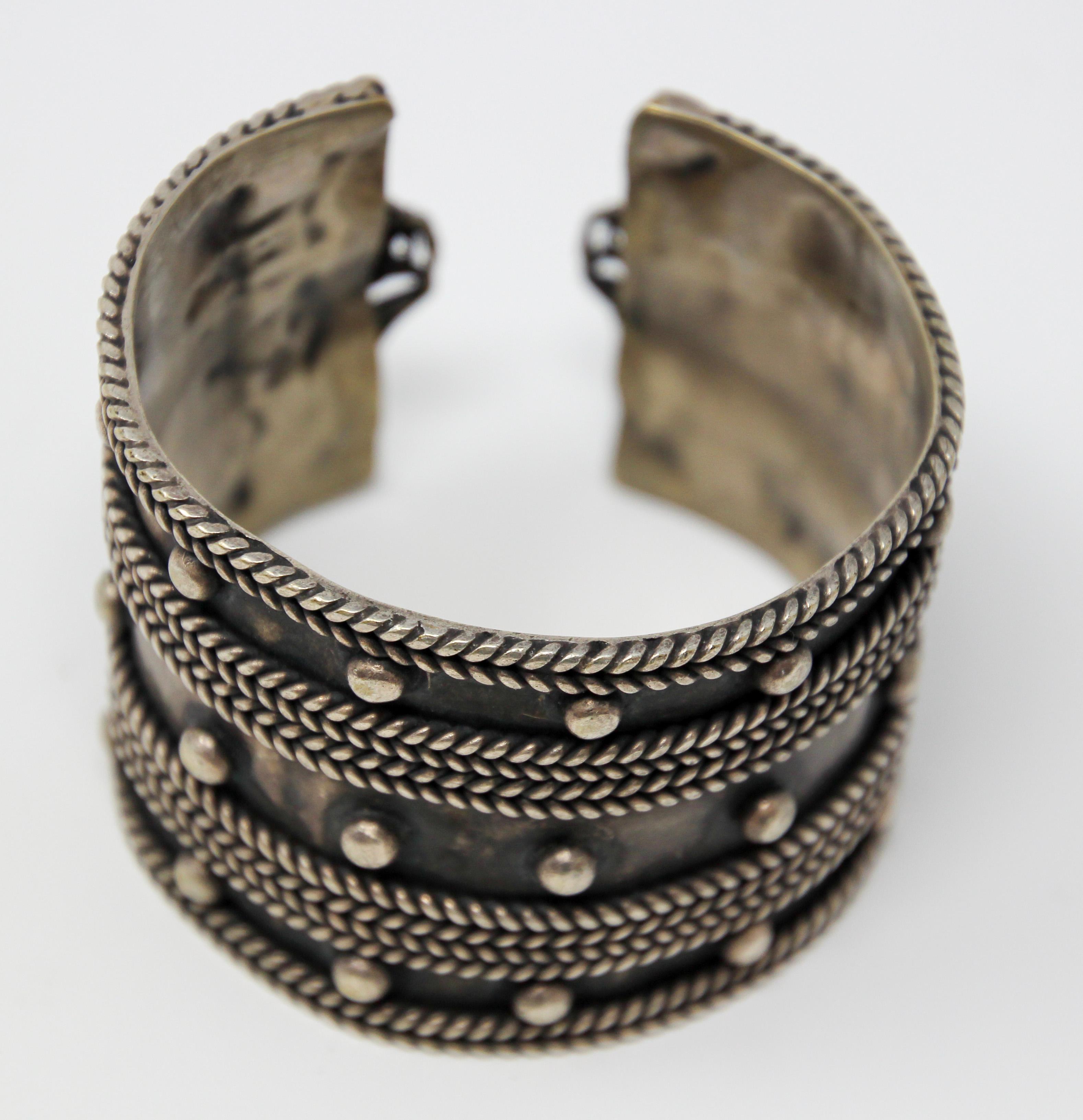 Moroccan Vintage Berber Tribal Ethnic Cuff For Sale 10